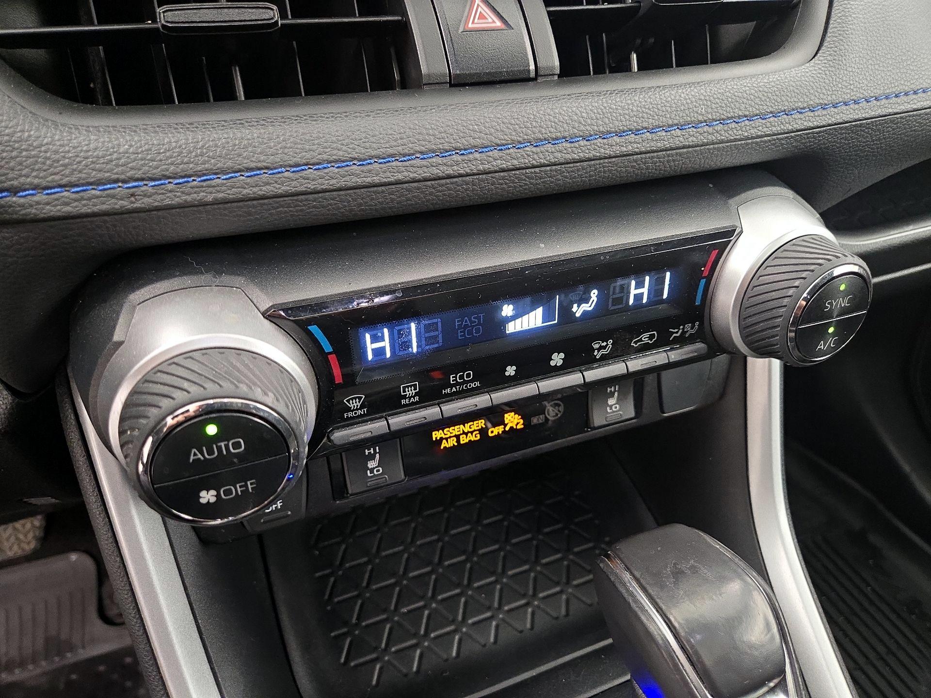 Thumbnail: 2022 Toyota RAV4 - 16