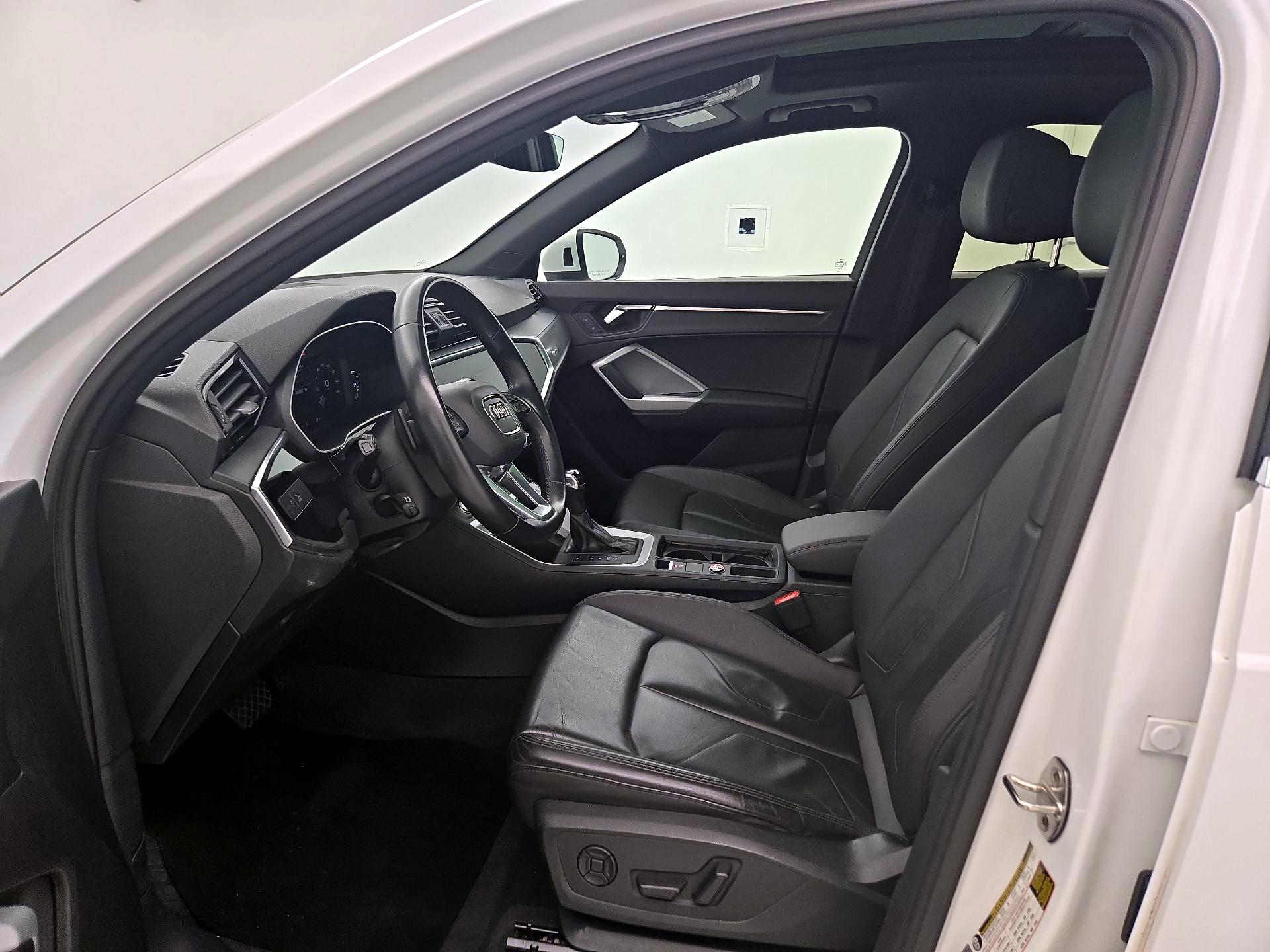 Thumbnail: 2023 Audi Q3 - 11