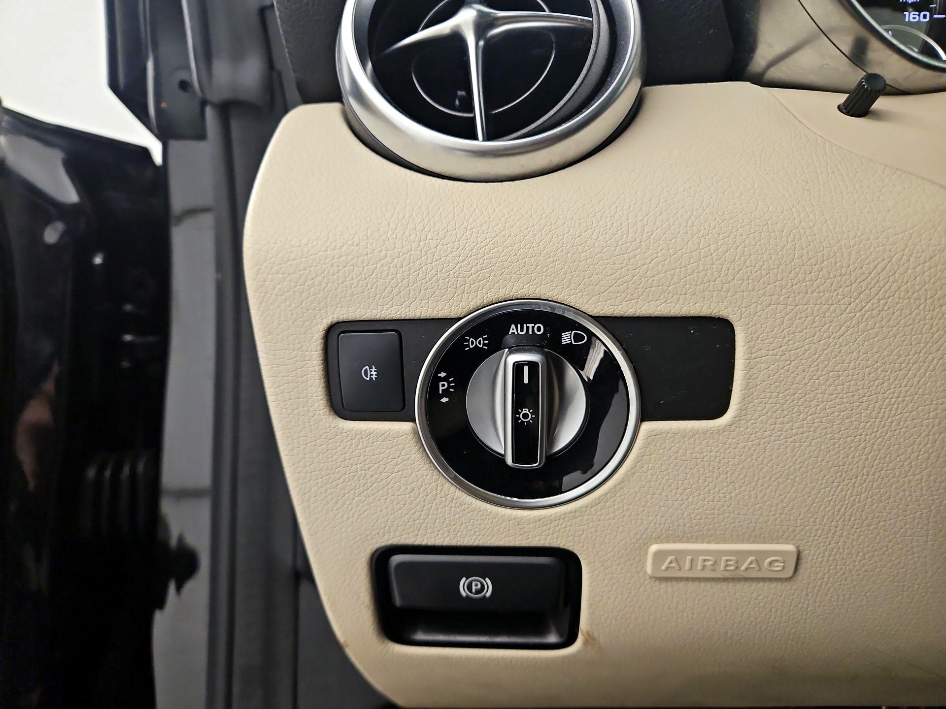 Thumbnail: 2020 Mercedes-Benz SLC - 13