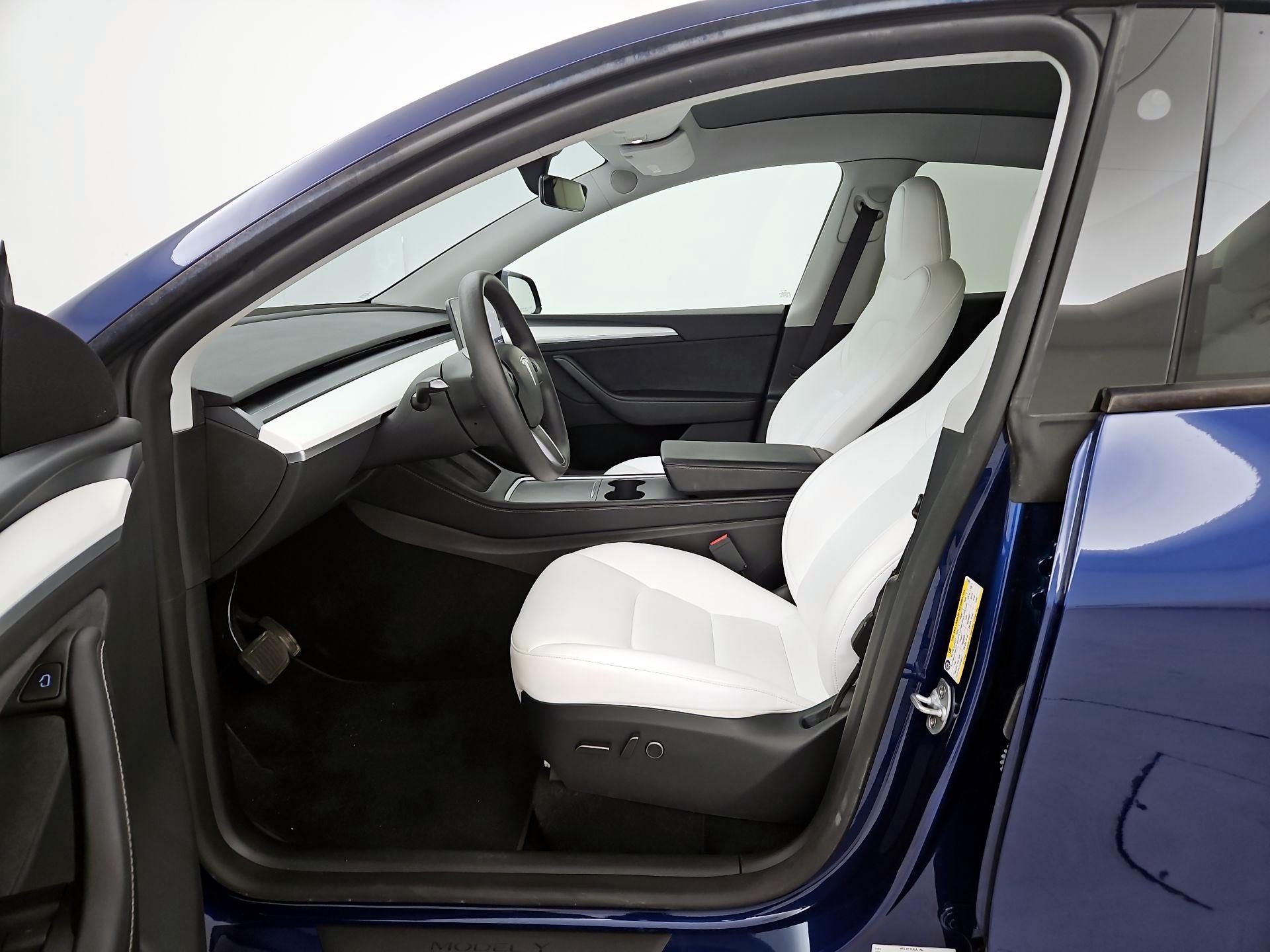 Thumbnail: 2024 Tesla Model Y - 11