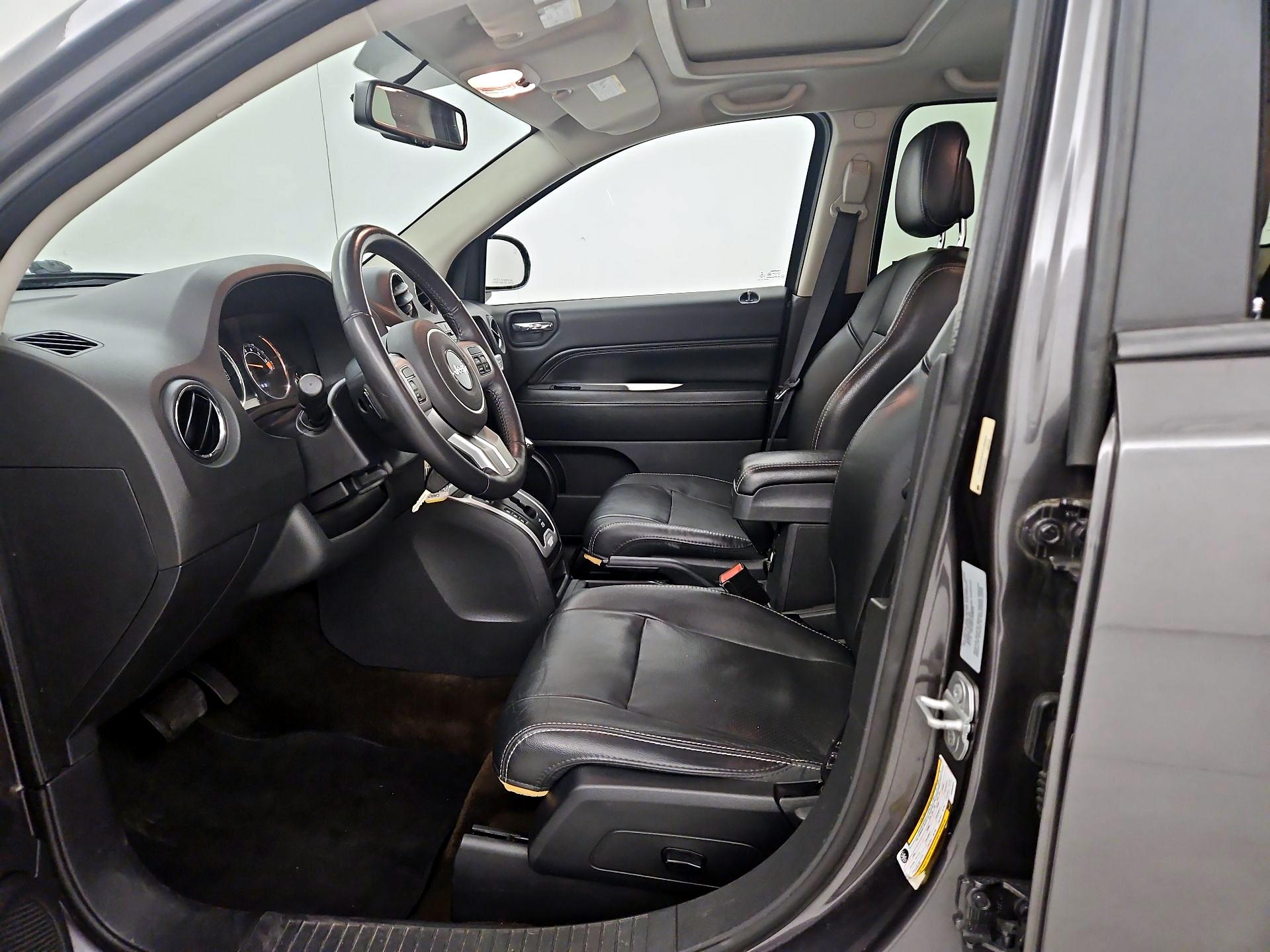 Thumbnail: 2015 Jeep Compass - 11