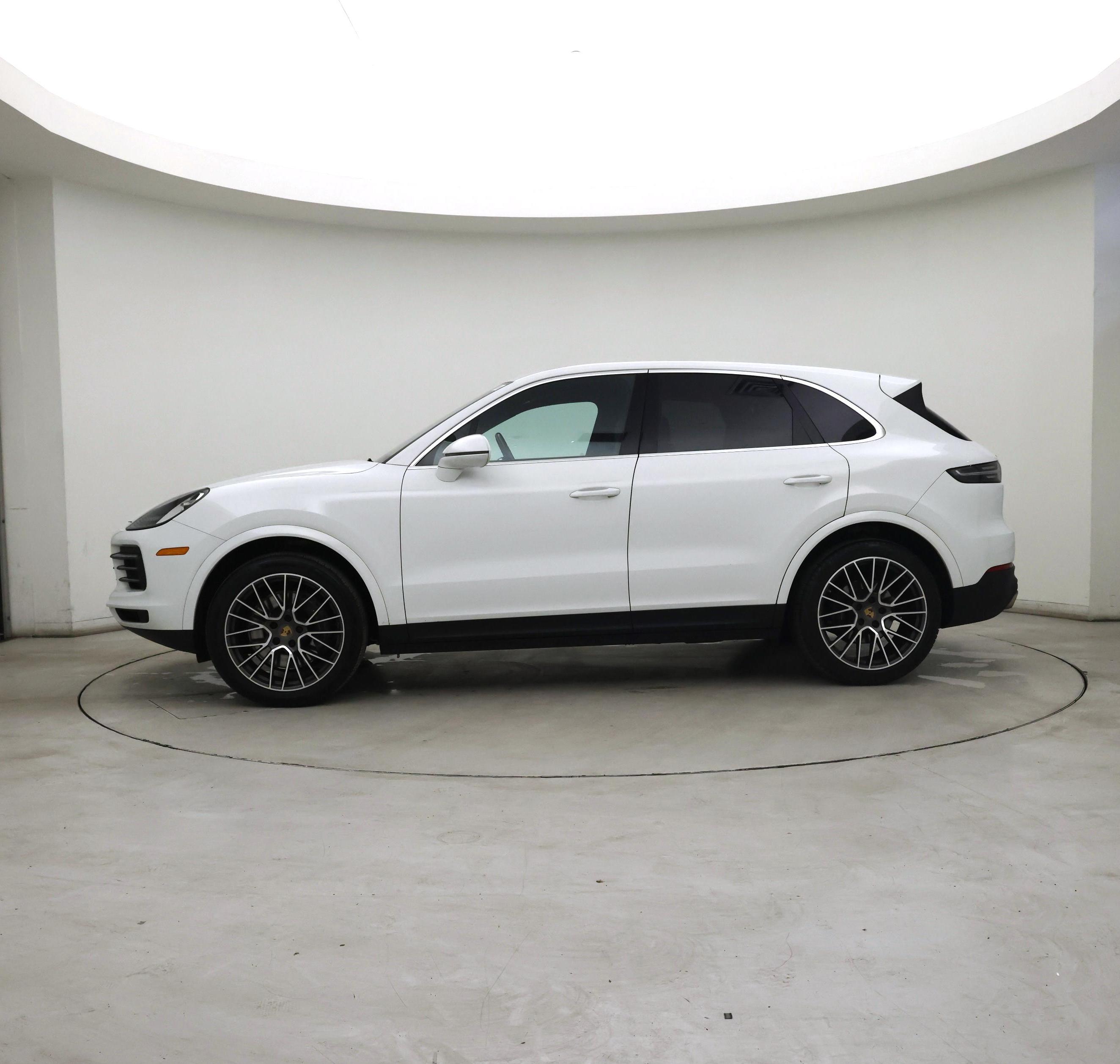 Thumbnail: 2022 Porsche Cayenne - 3