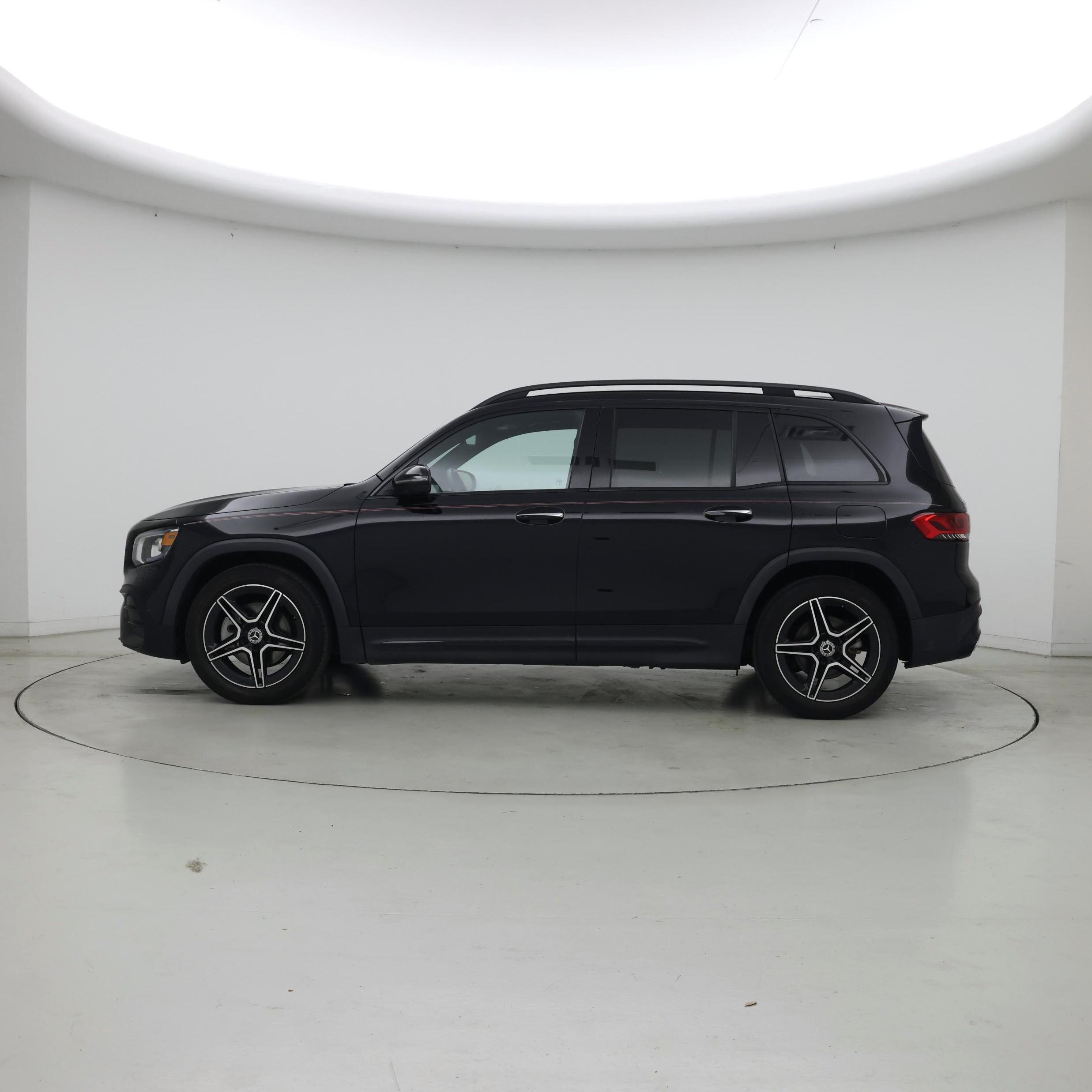 Thumbnail: 2022 Mercedes-Benz GLB - 3