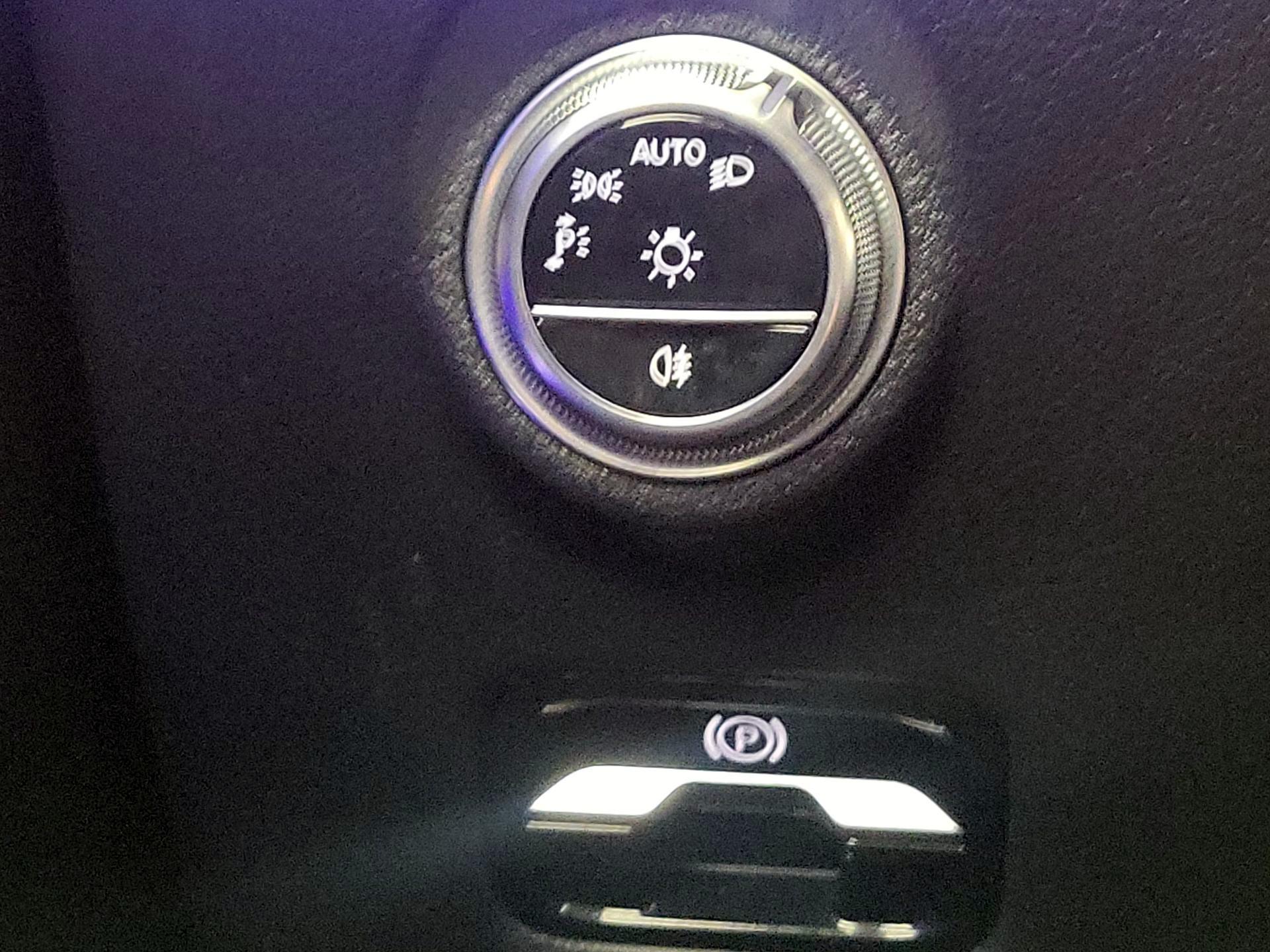 Thumbnail: 2022 Mercedes-Benz C-Class - 13