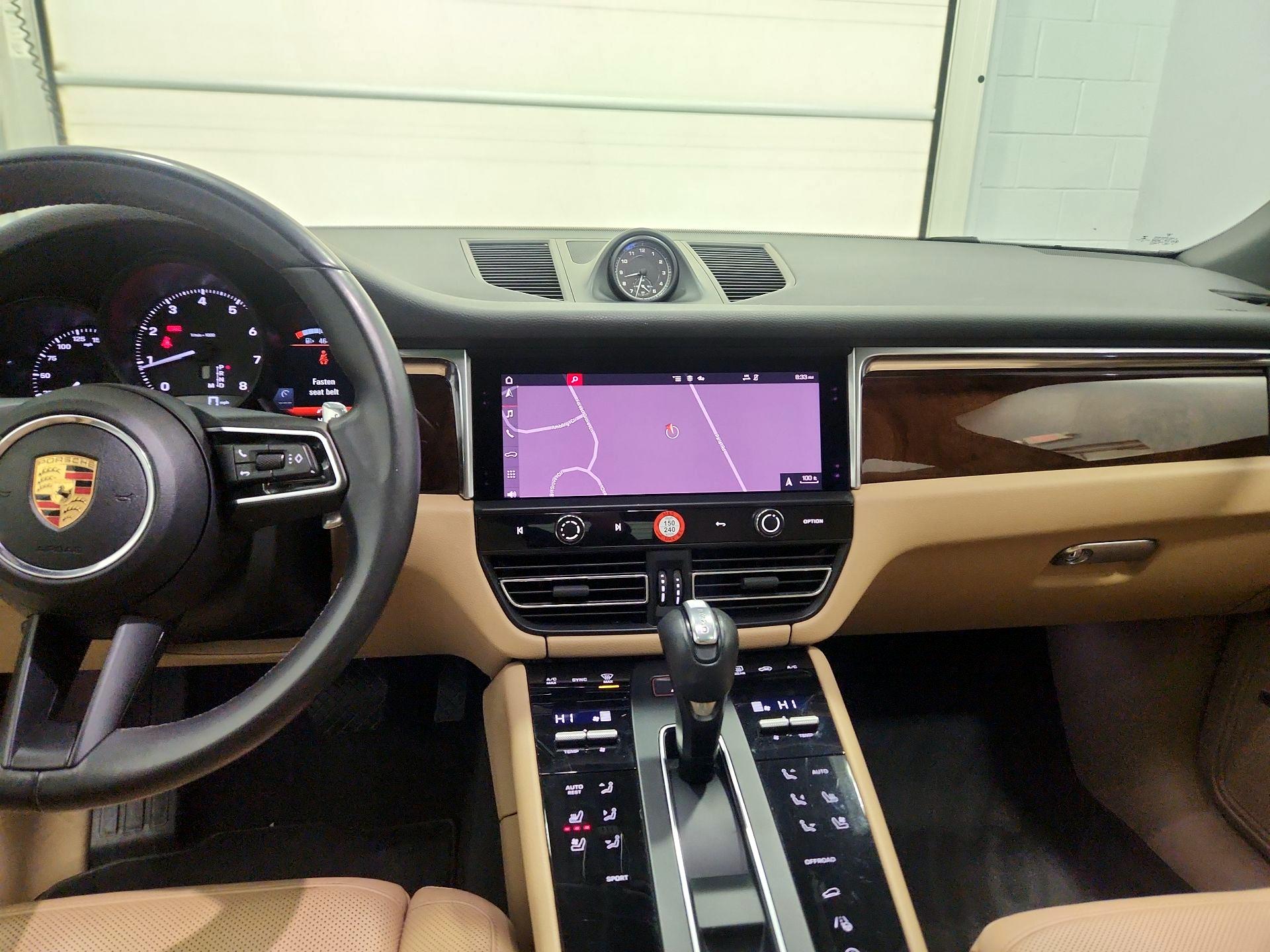 Thumbnail: 2022 Porsche Macan - 9