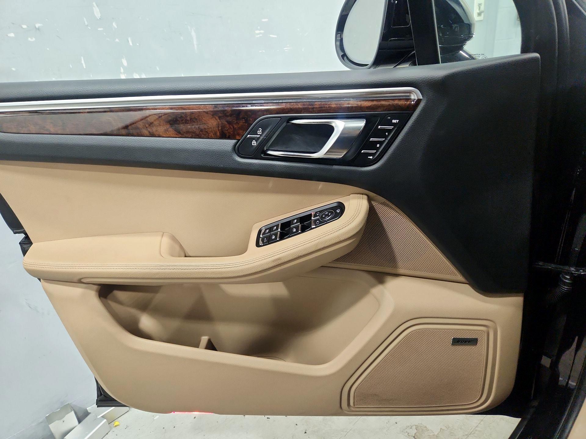 Thumbnail: 2022 Porsche Macan - 12