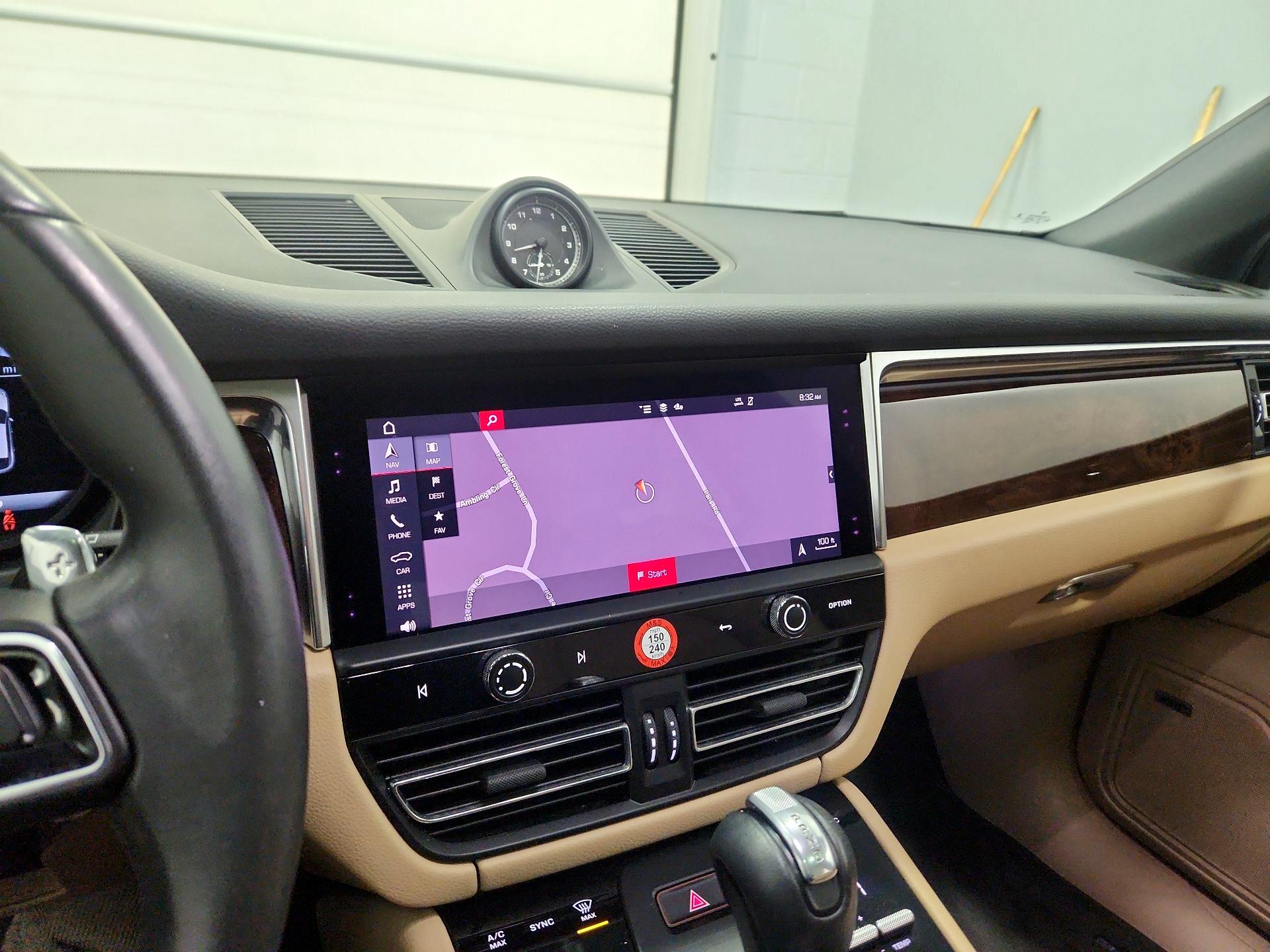 Thumbnail: 2022 Porsche Macan - 14