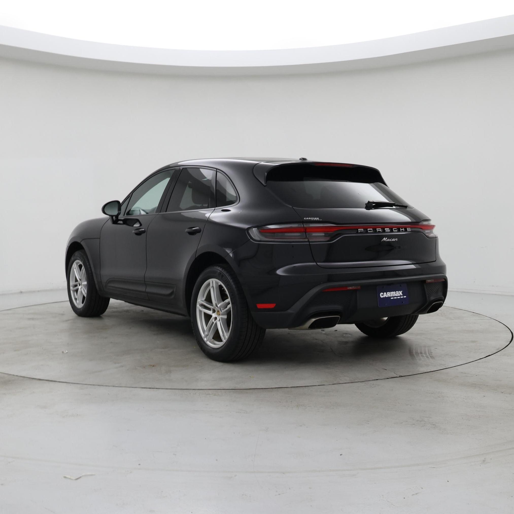 Thumbnail: 2022 Porsche Macan - 2