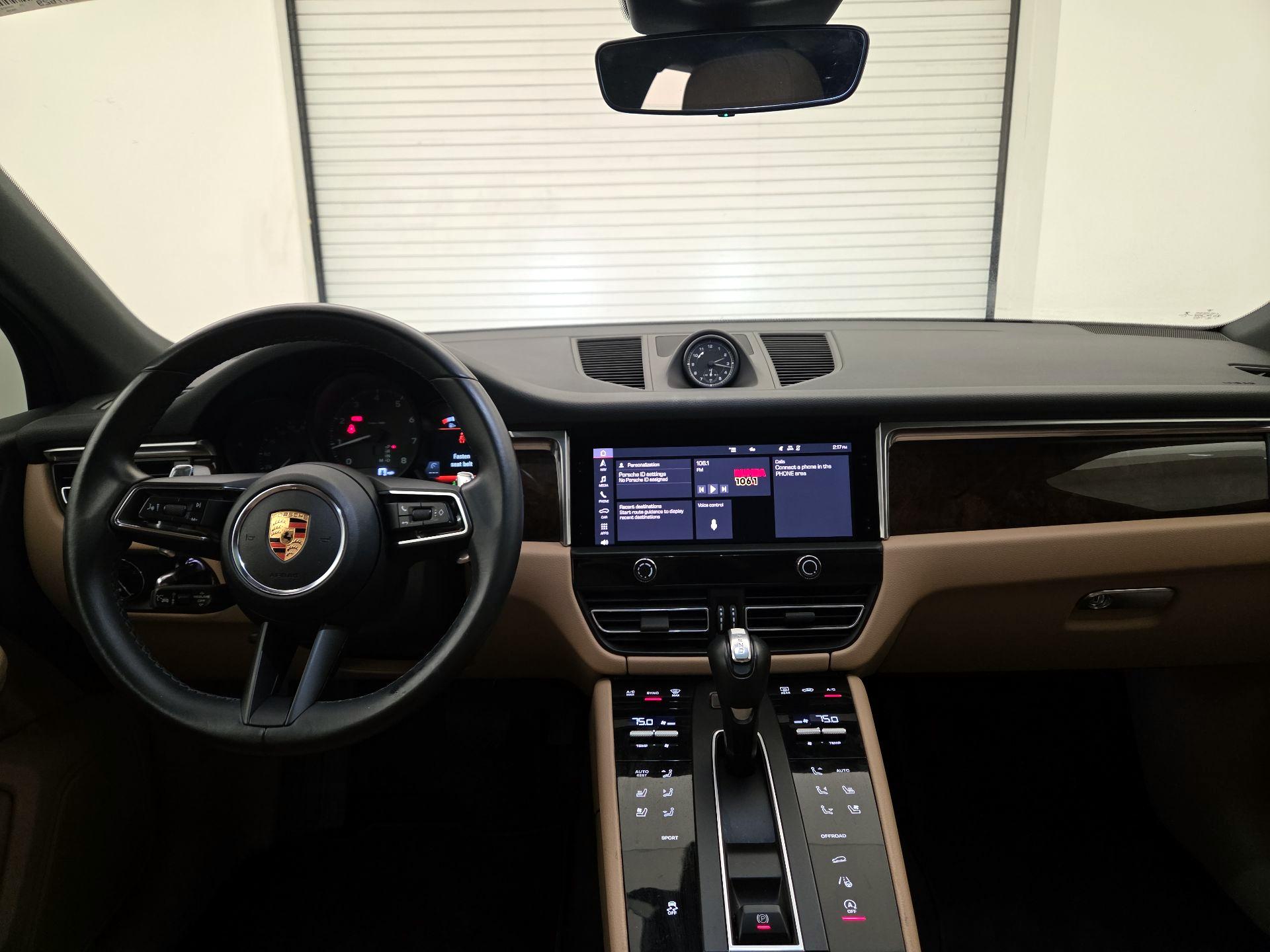 Thumbnail: 2023 Porsche Macan - 9