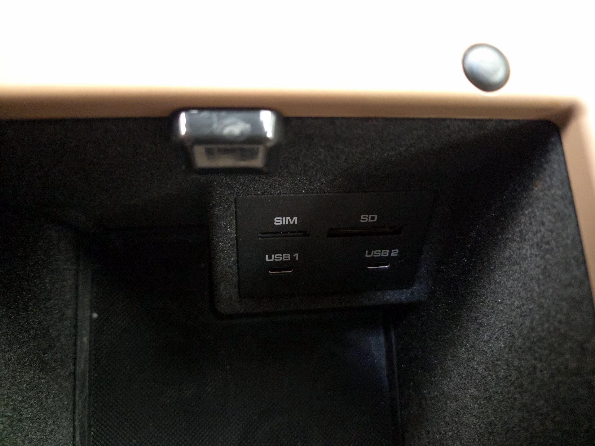 Thumbnail: 2023 Porsche Macan - 18