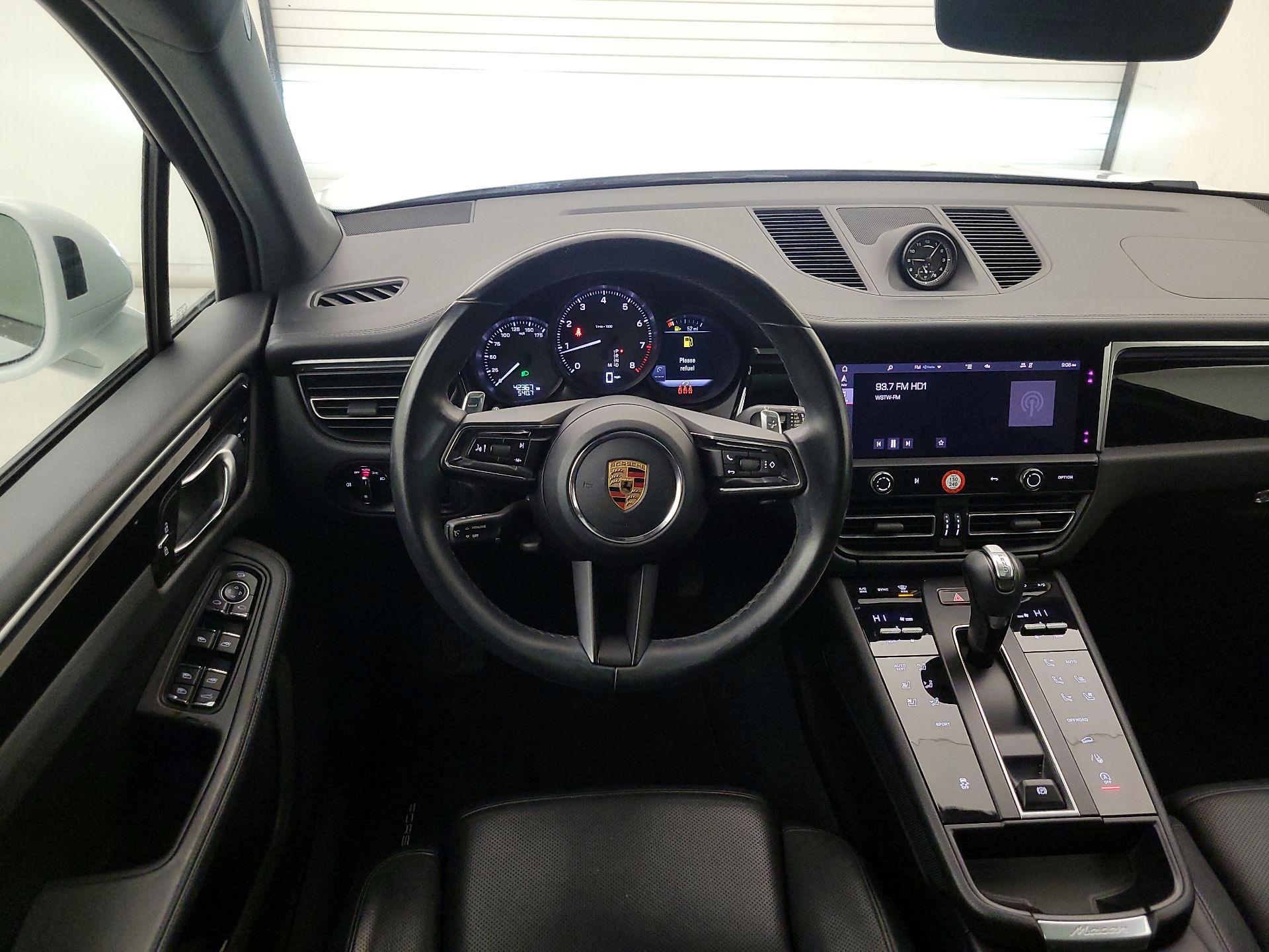 Thumbnail: 2022 Porsche Macan - 10