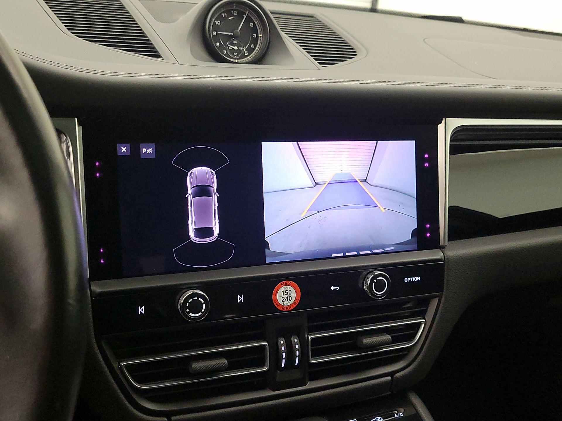 Thumbnail: 2022 Porsche Macan - 14