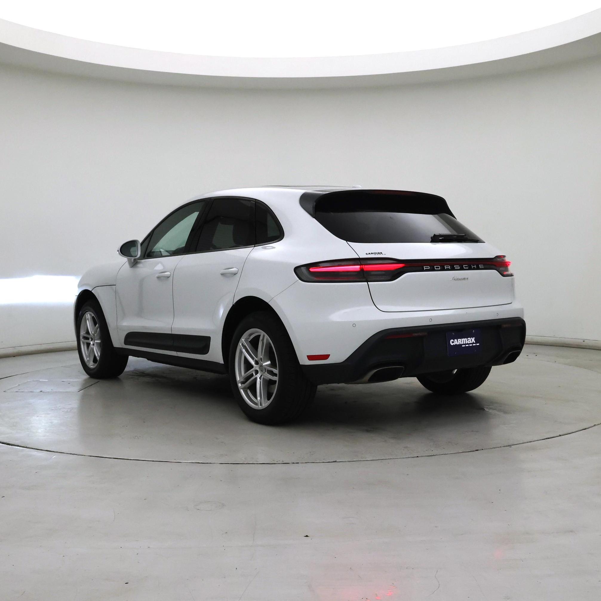 Thumbnail: 2022 Porsche Macan - 2