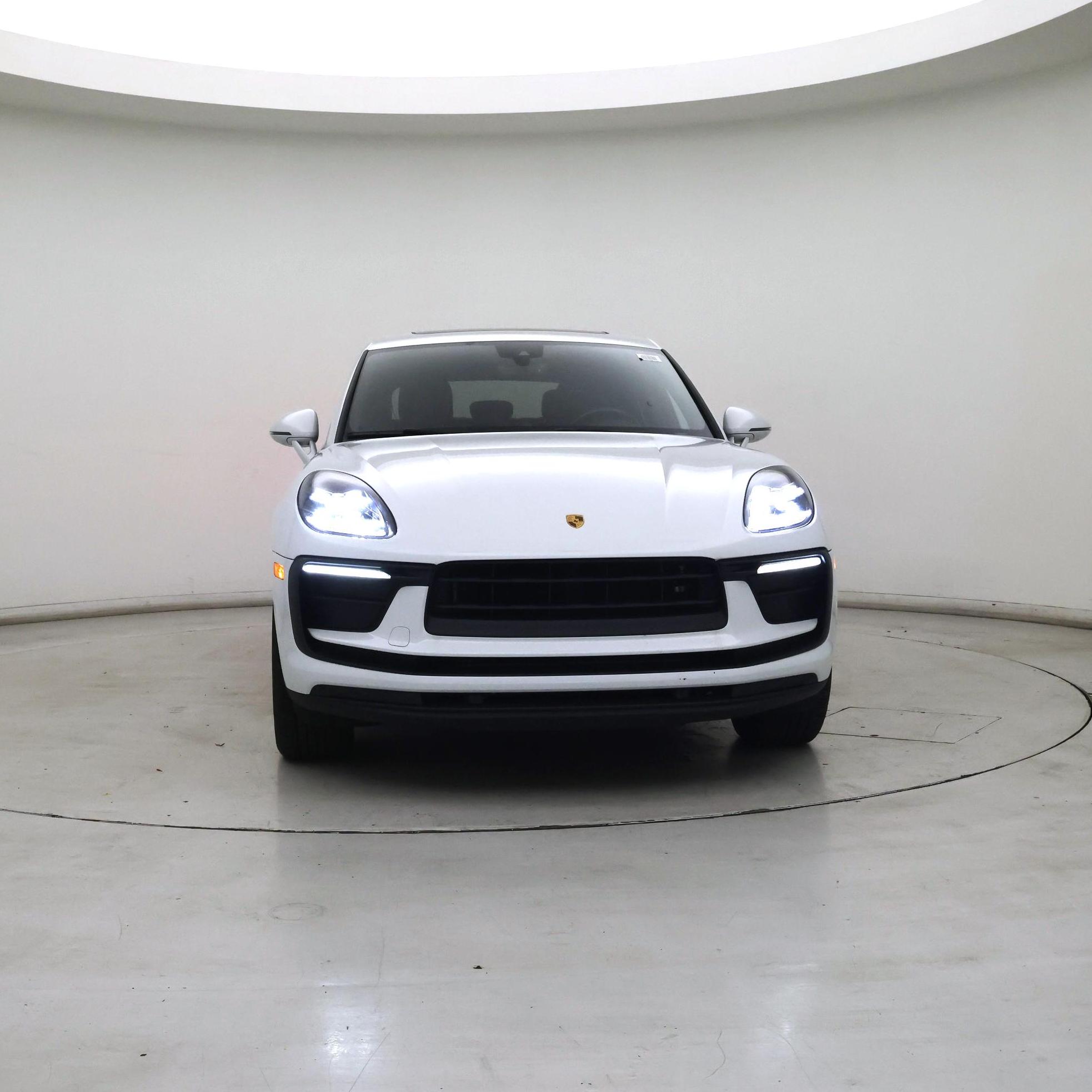 Thumbnail: 2022 Porsche Macan - 5