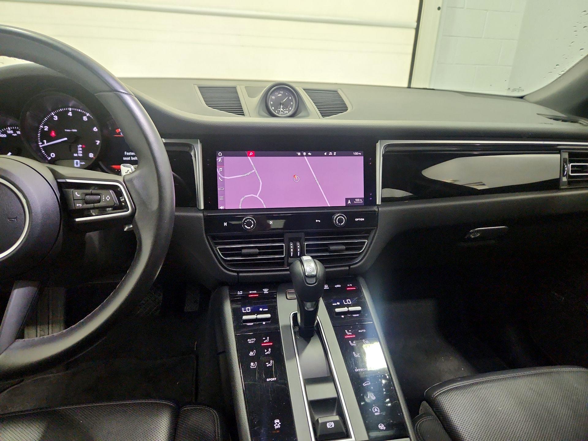 Thumbnail: 2022 Porsche Macan - 9