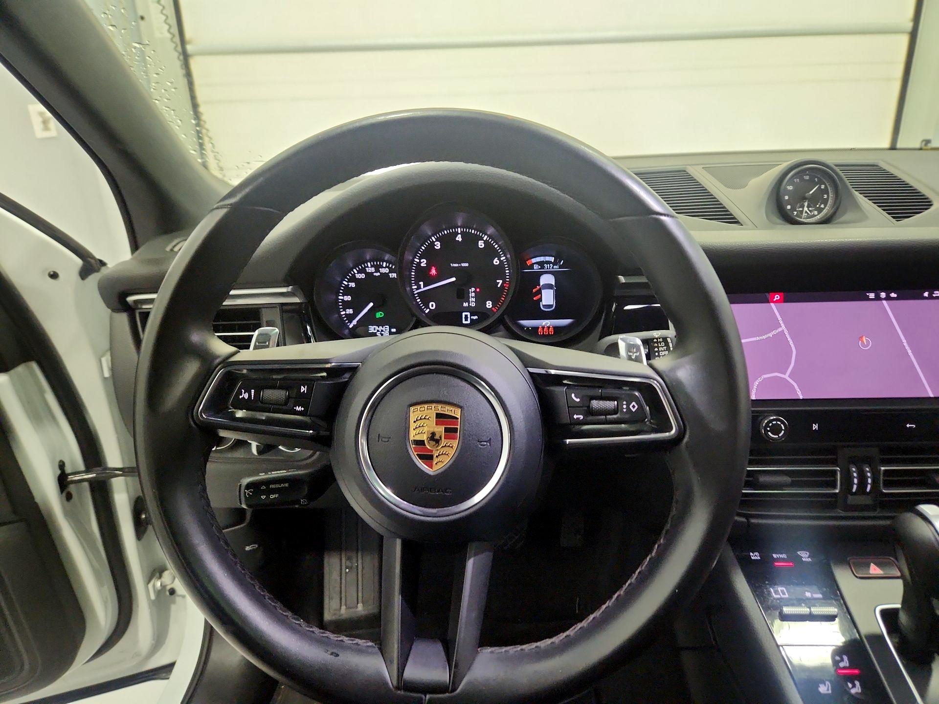 Thumbnail: 2022 Porsche Macan - 10