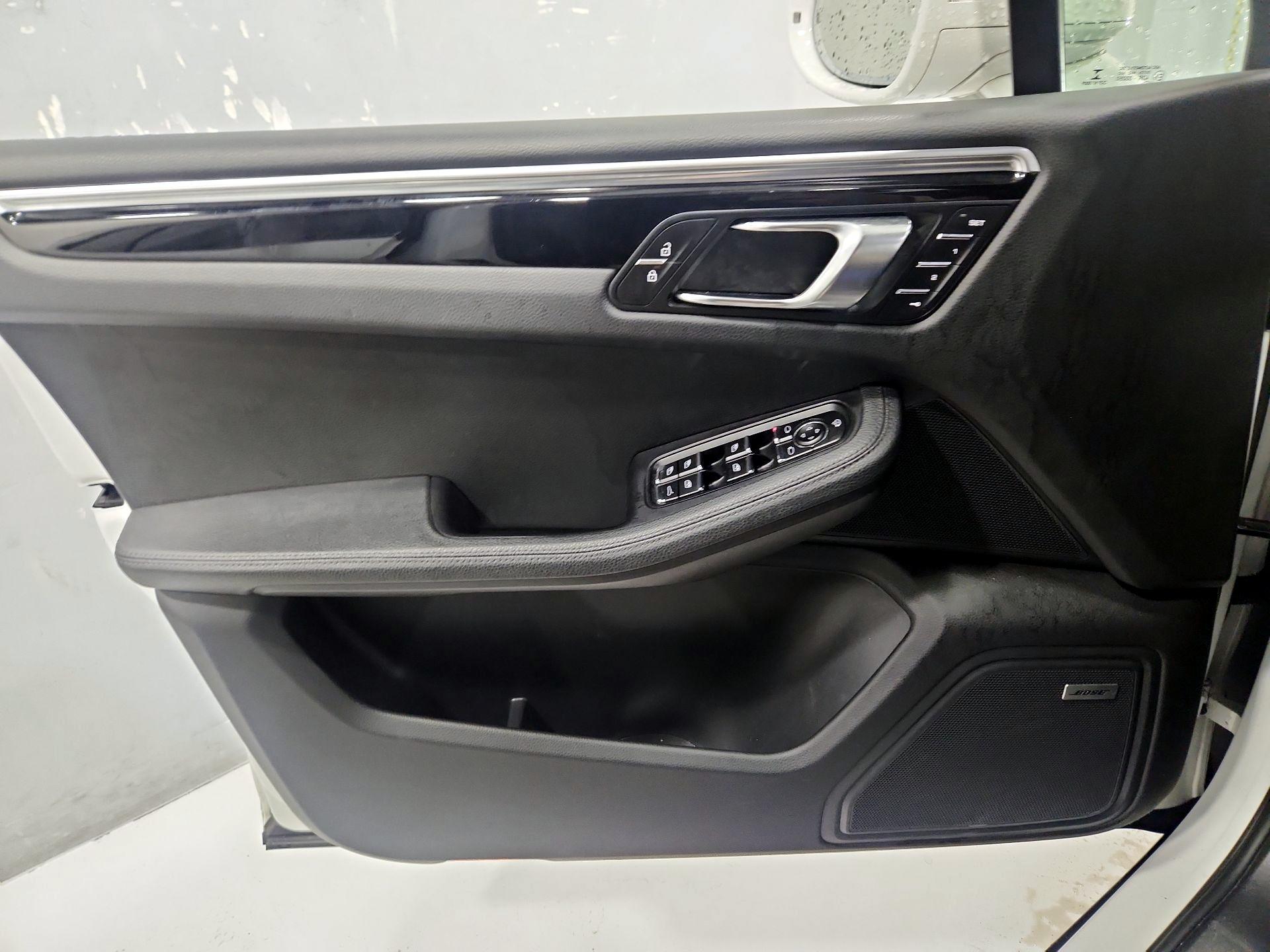 Thumbnail: 2022 Porsche Macan - 12