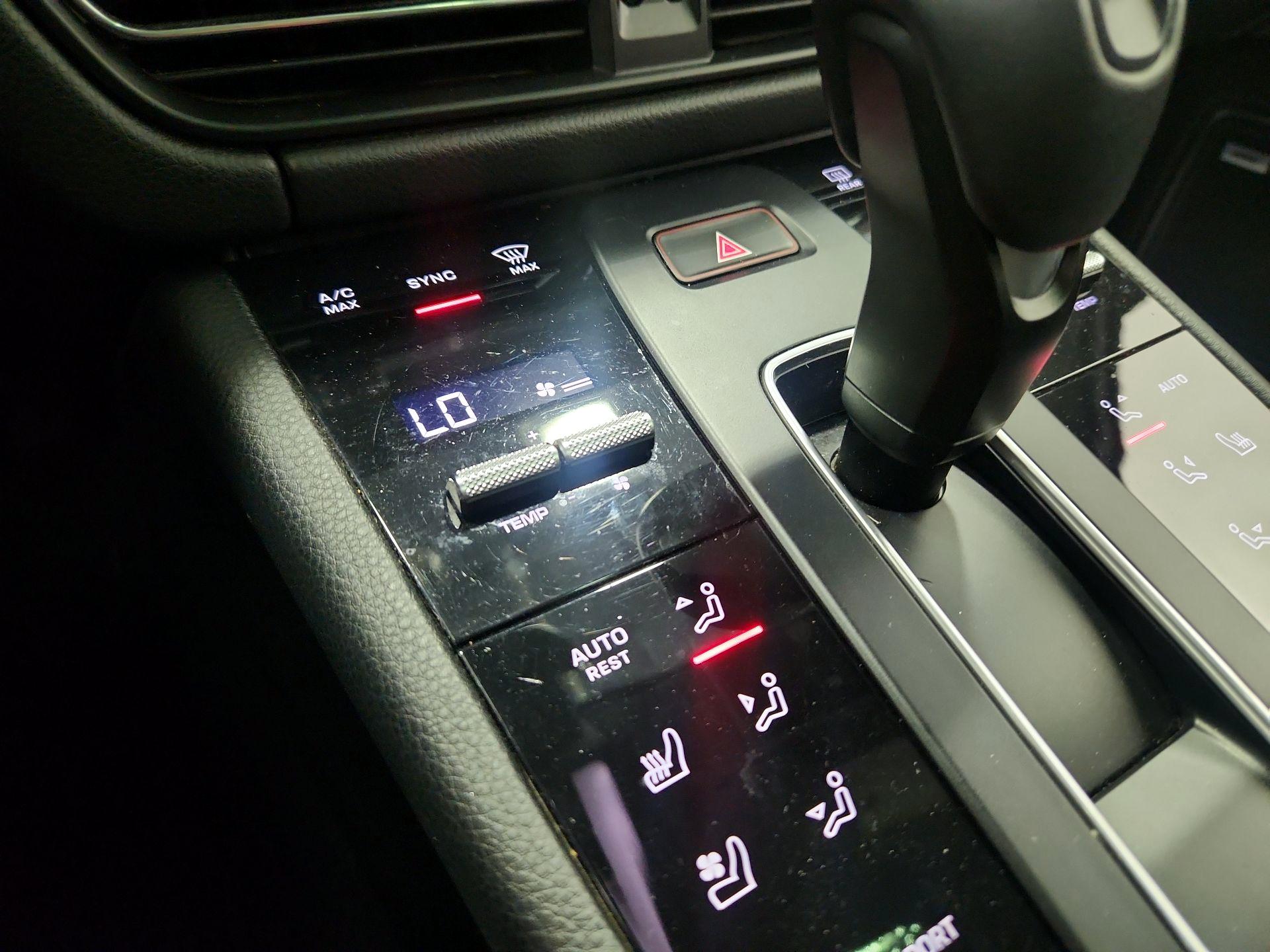 Thumbnail: 2022 Porsche Macan - 17