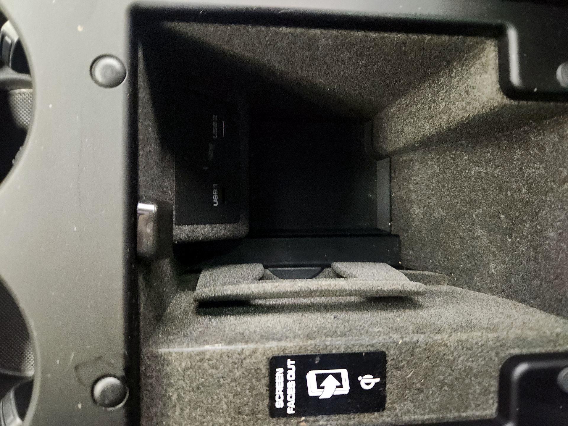 Thumbnail: 2022 Porsche Macan - 19