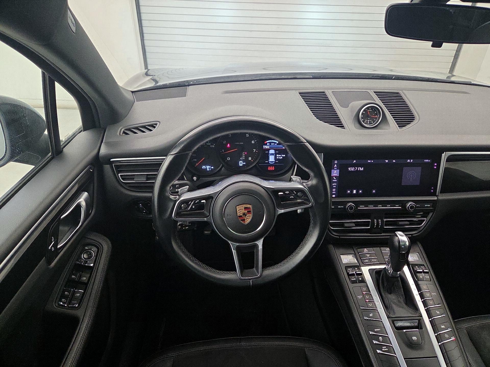 Thumbnail: 2021 Porsche Macan - 10