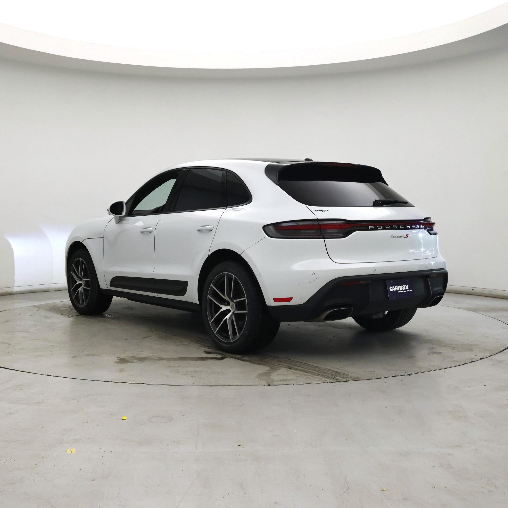 Thumbnail: 2022 Porsche Macan - 2
