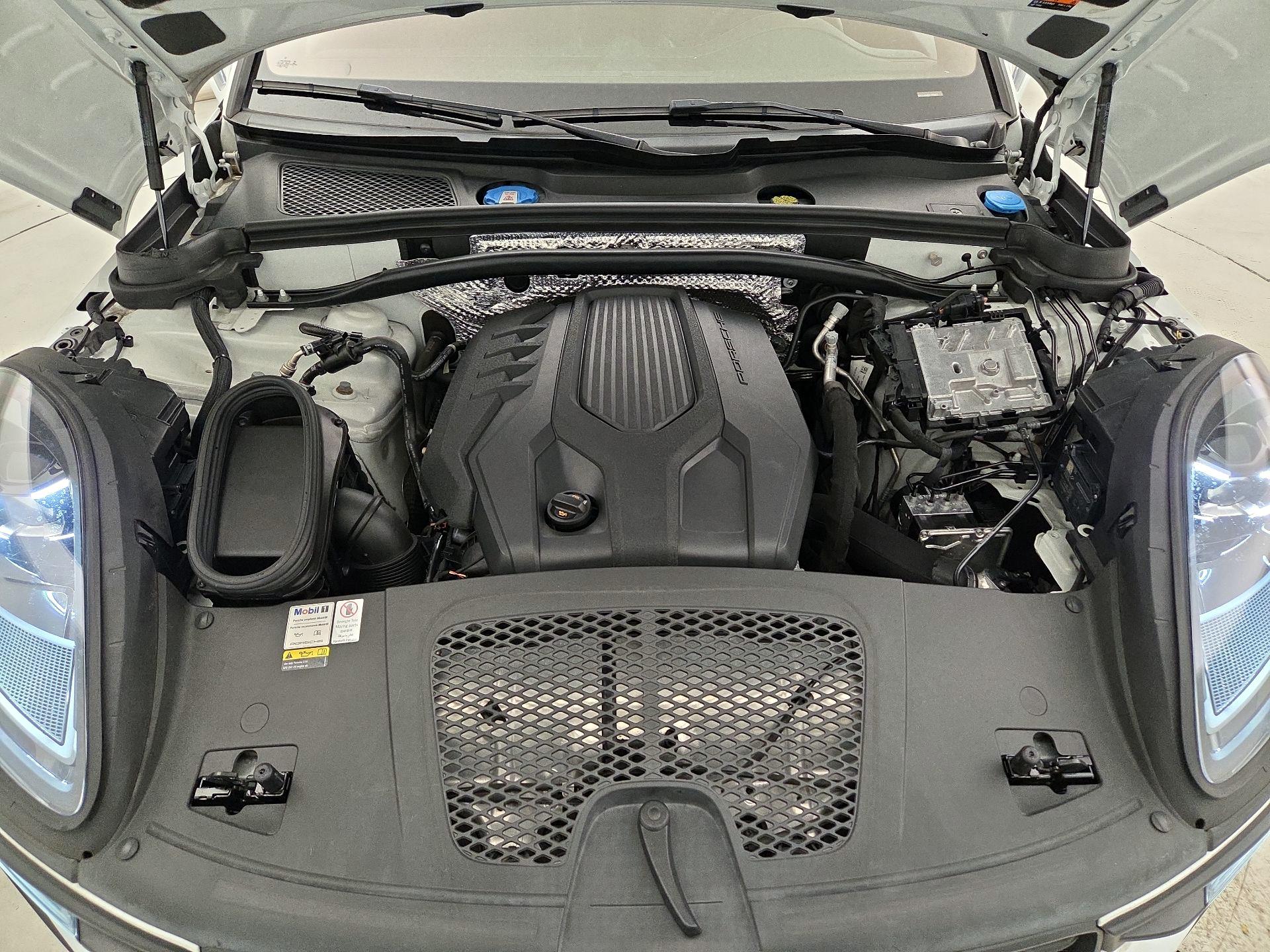 Thumbnail: 2022 Porsche Macan - 20