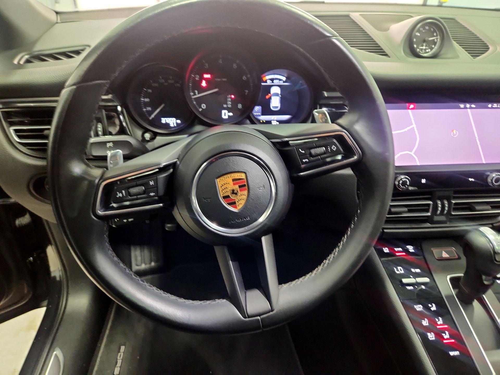 Thumbnail: 2022 Porsche Macan - 10