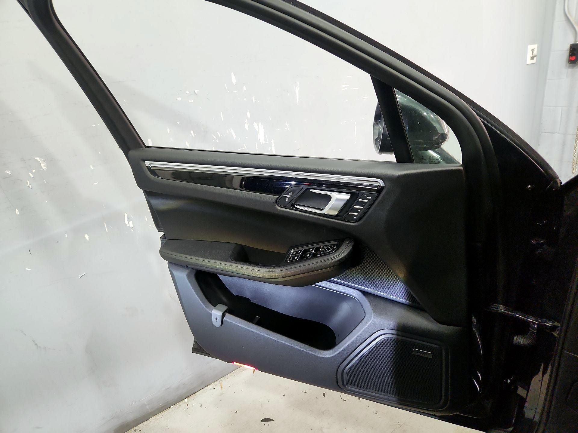 Thumbnail: 2022 Porsche Macan - 12