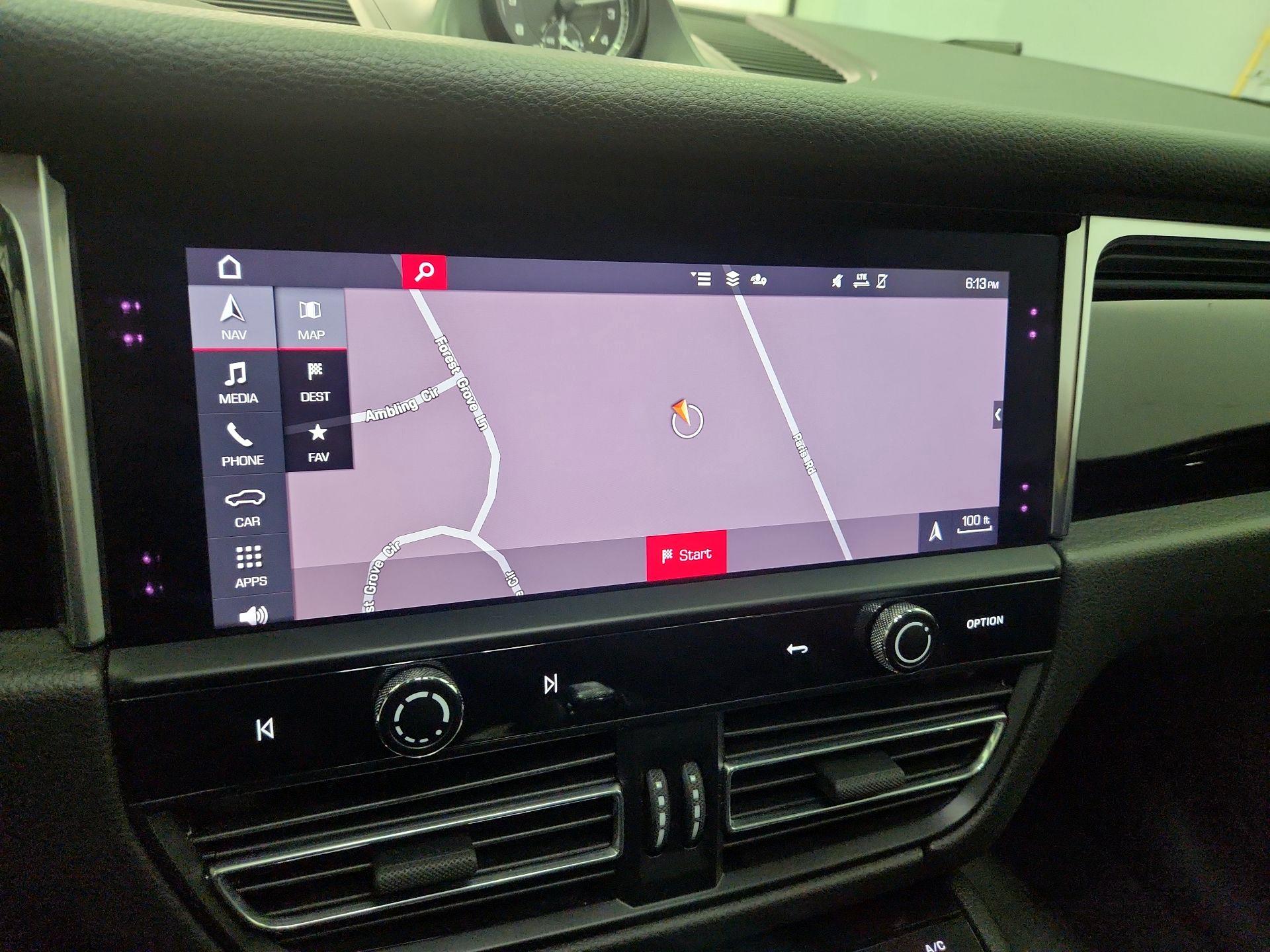 Thumbnail: 2022 Porsche Macan - 14