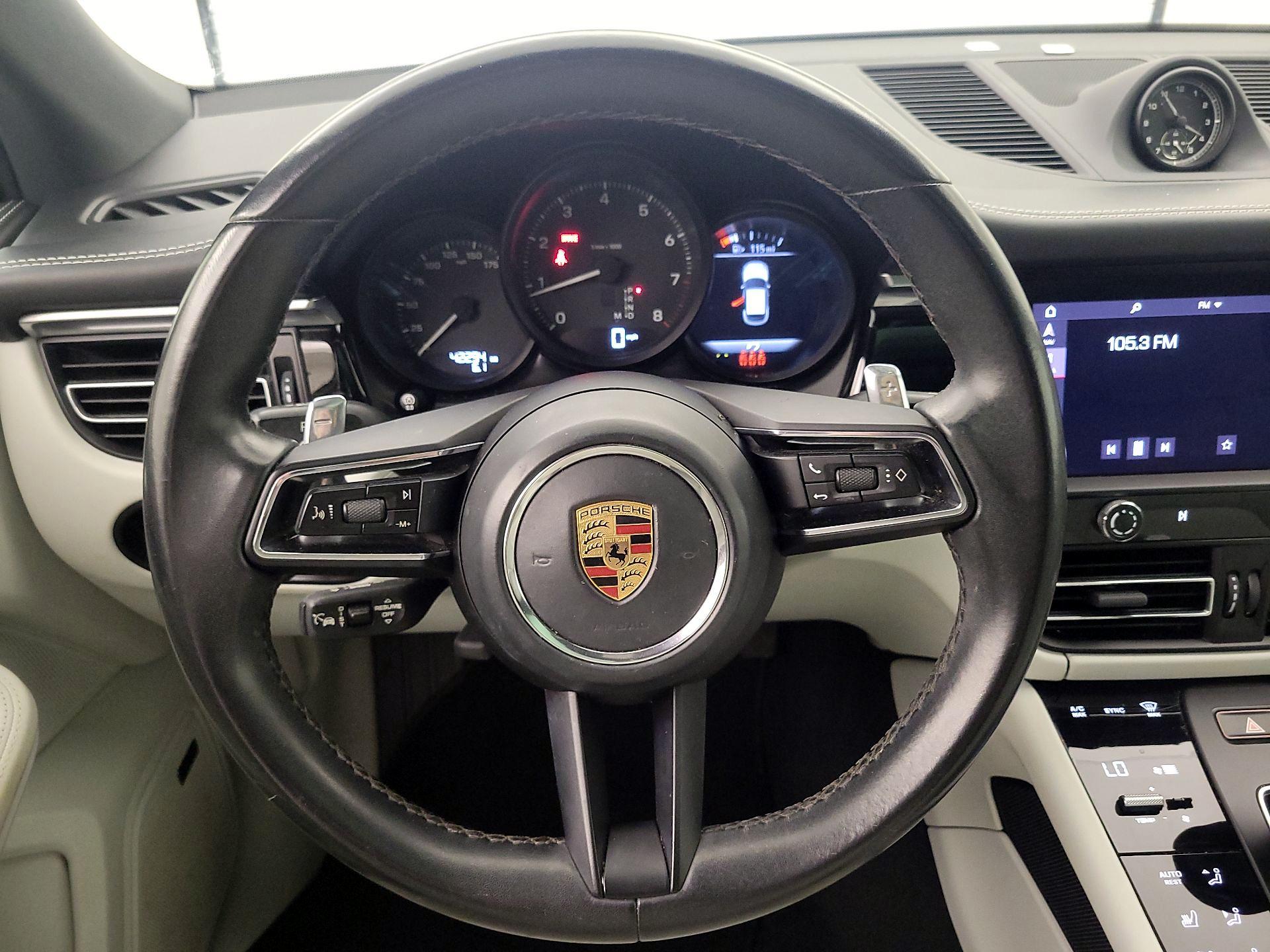 Thumbnail: 2023 Porsche Macan - 10