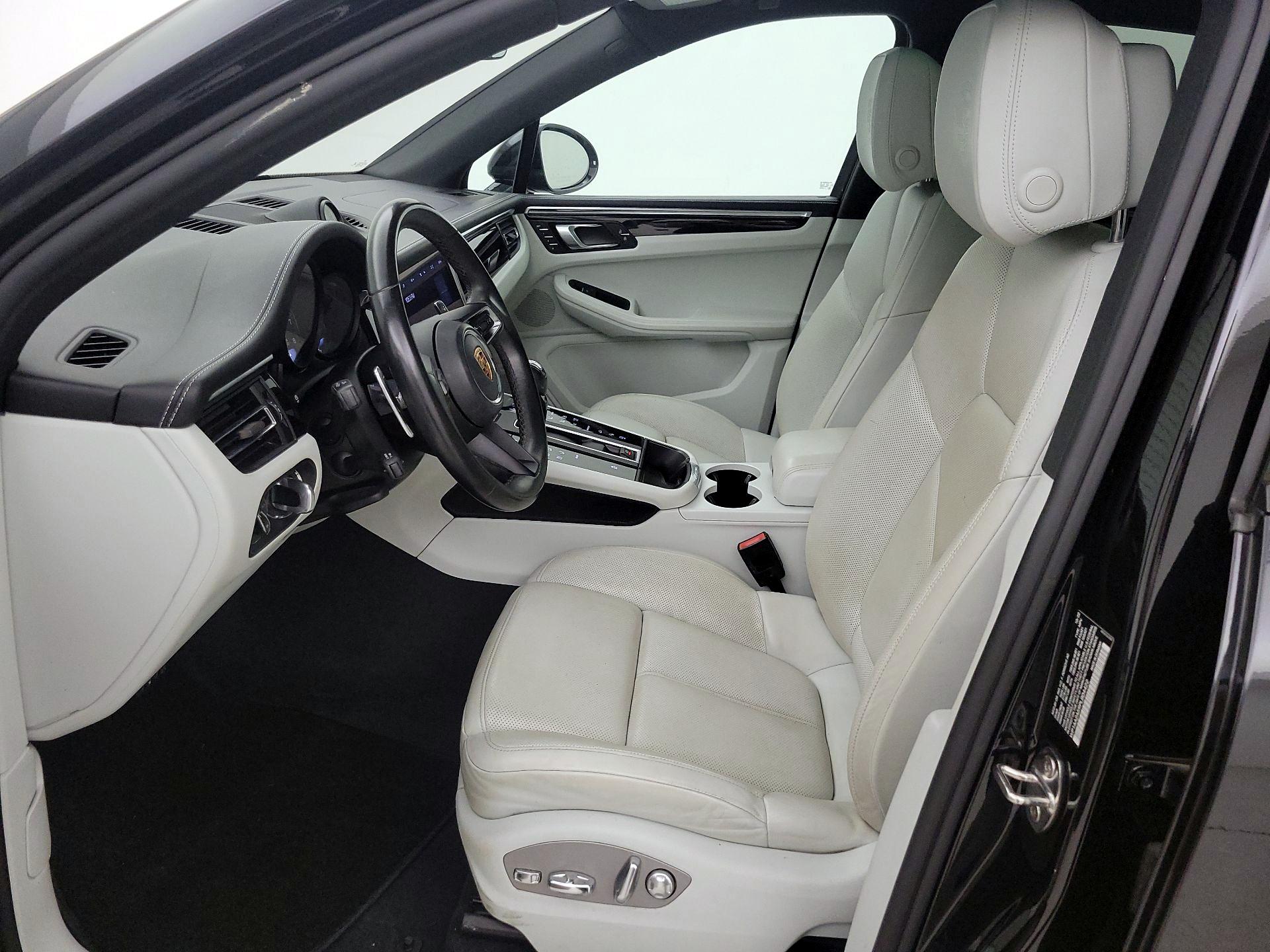 Thumbnail: 2023 Porsche Macan - 11