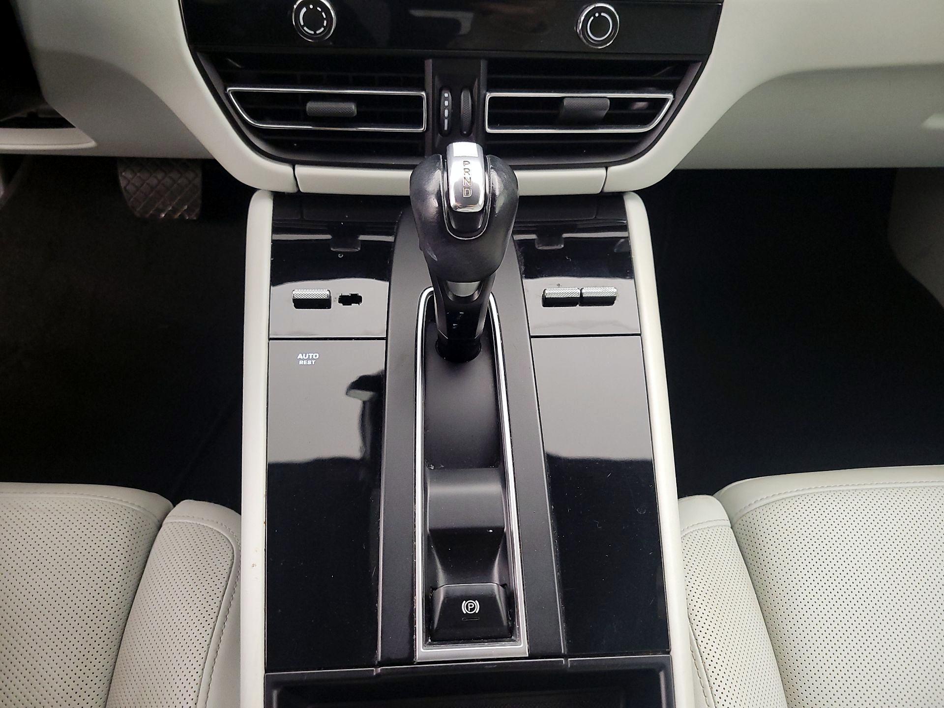 Thumbnail: 2023 Porsche Macan - 17