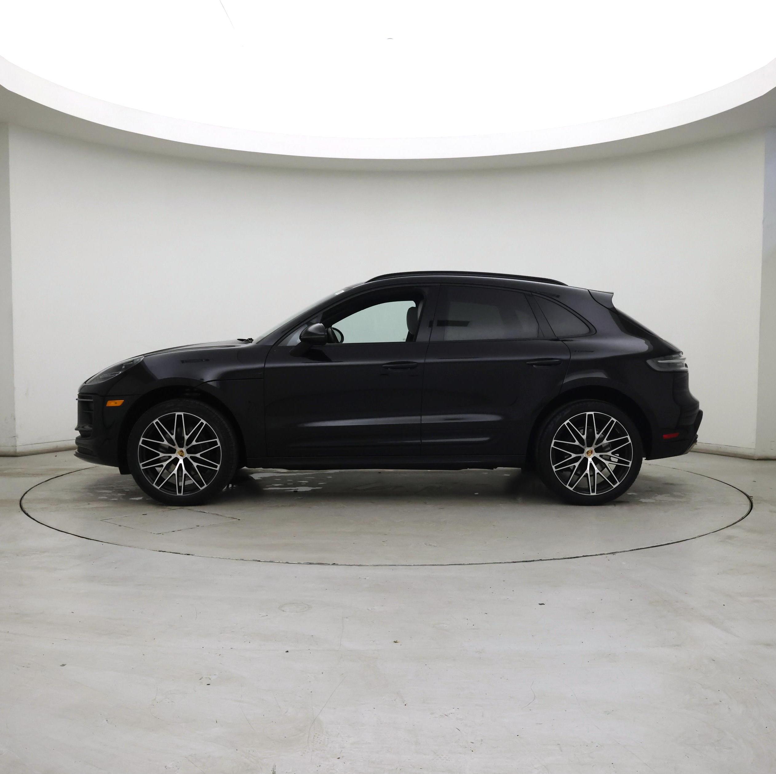 Thumbnail: 2023 Porsche Macan - 3