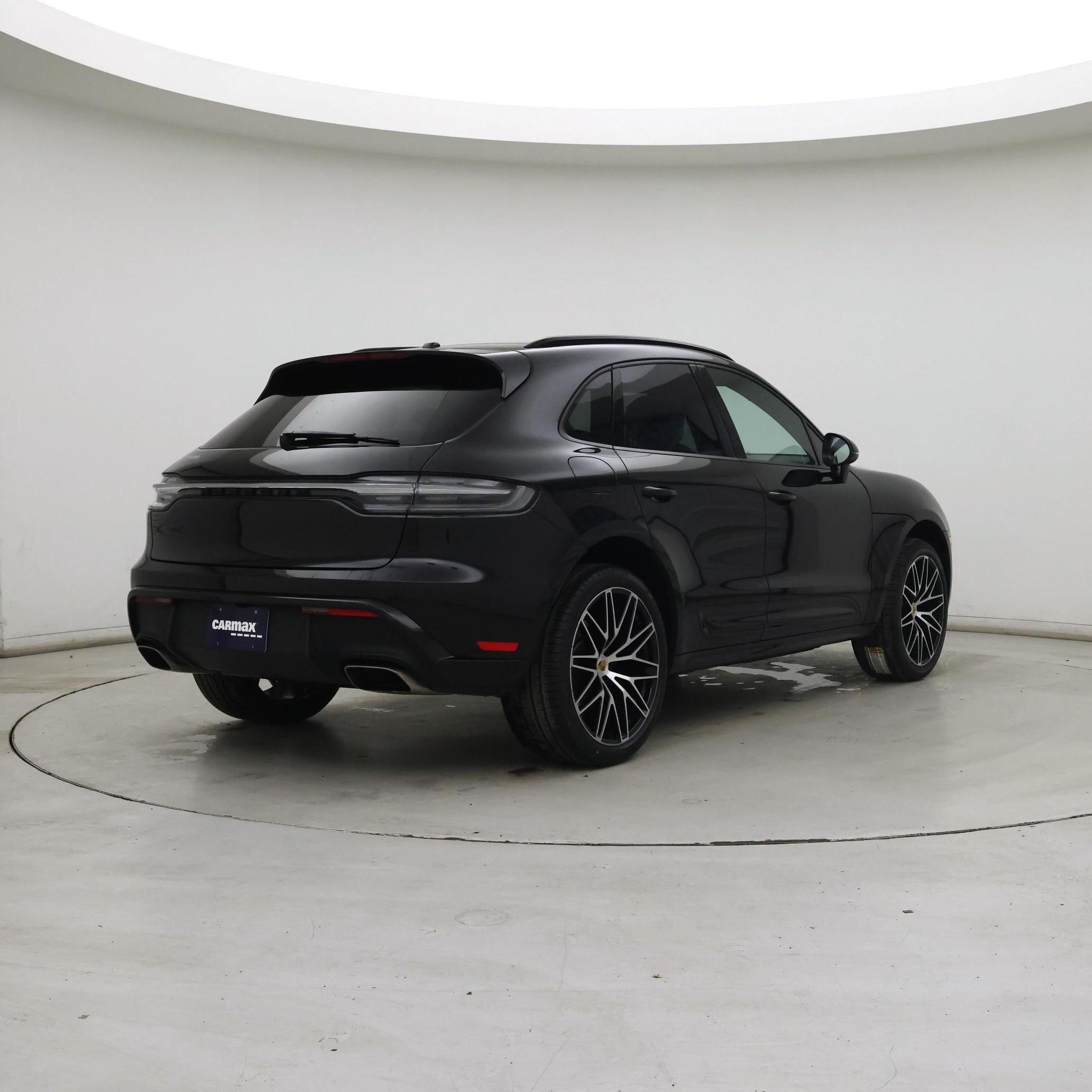 Thumbnail: 2023 Porsche Macan - 8