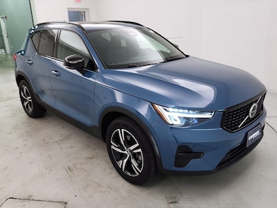 2024 Volvo XC40 B5 Core Dark Theme