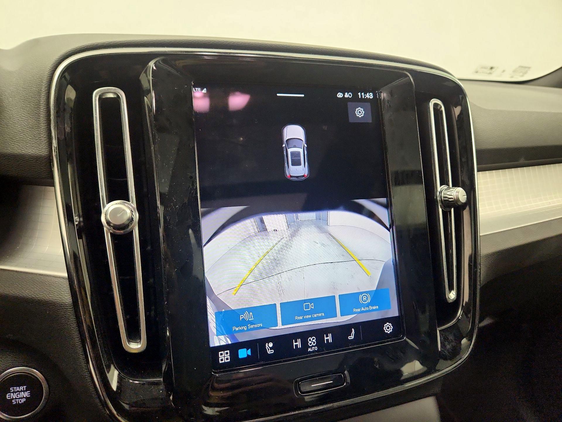 Thumbnail: 2024 Volvo XC40 - 12