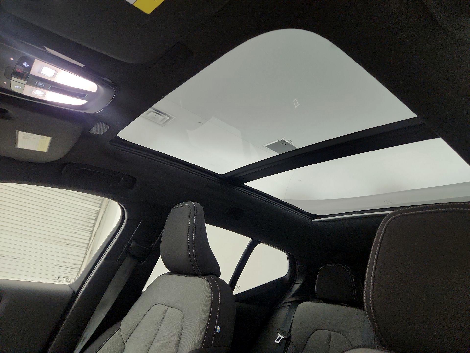 Thumbnail: 2024 Volvo XC40 - 17