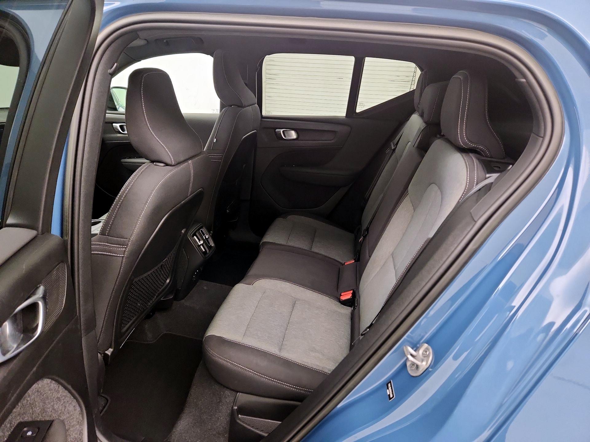 Thumbnail: 2024 Volvo XC40 - 18