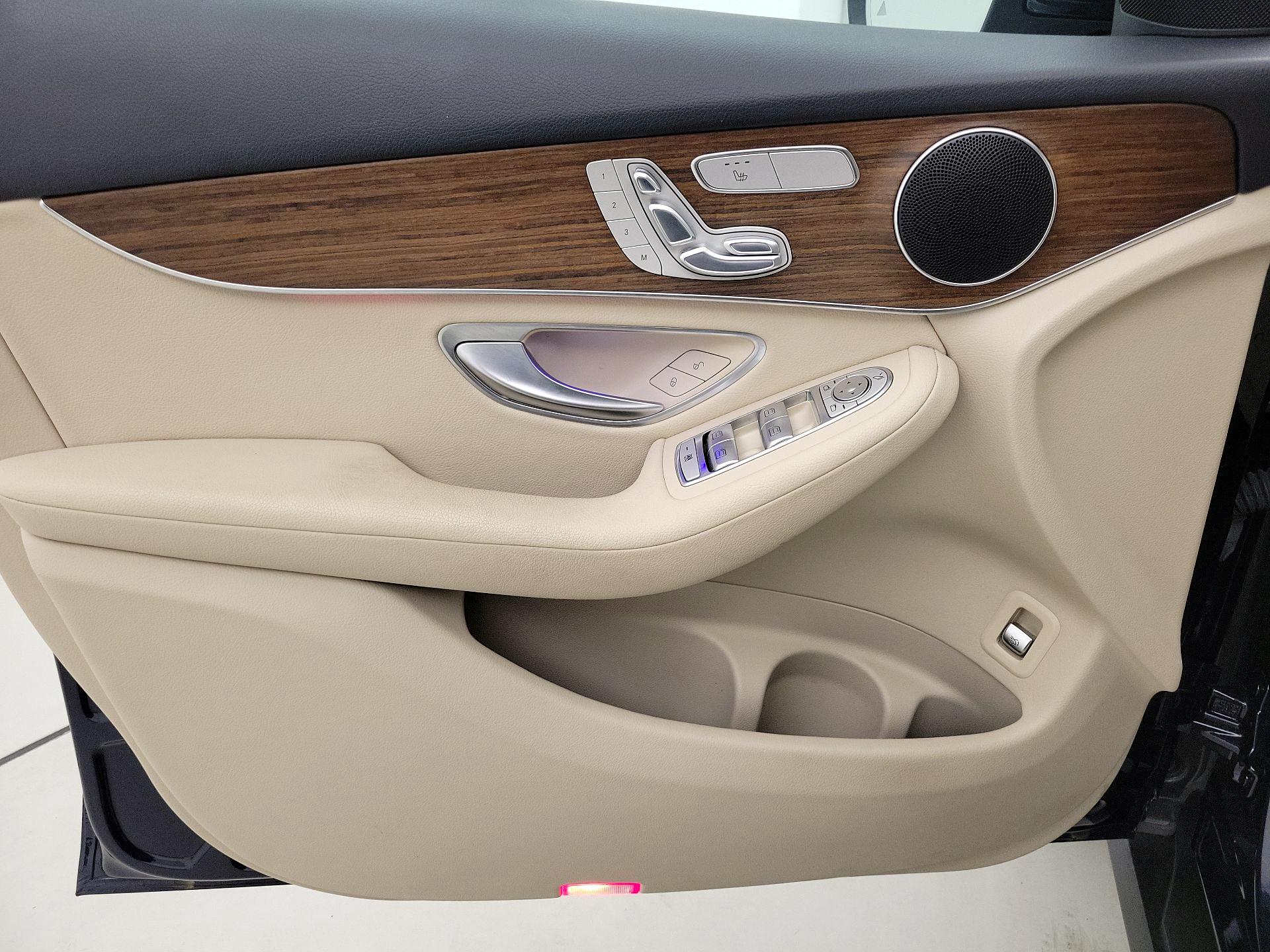 Thumbnail: 2022 Mercedes-Benz GLC - 12