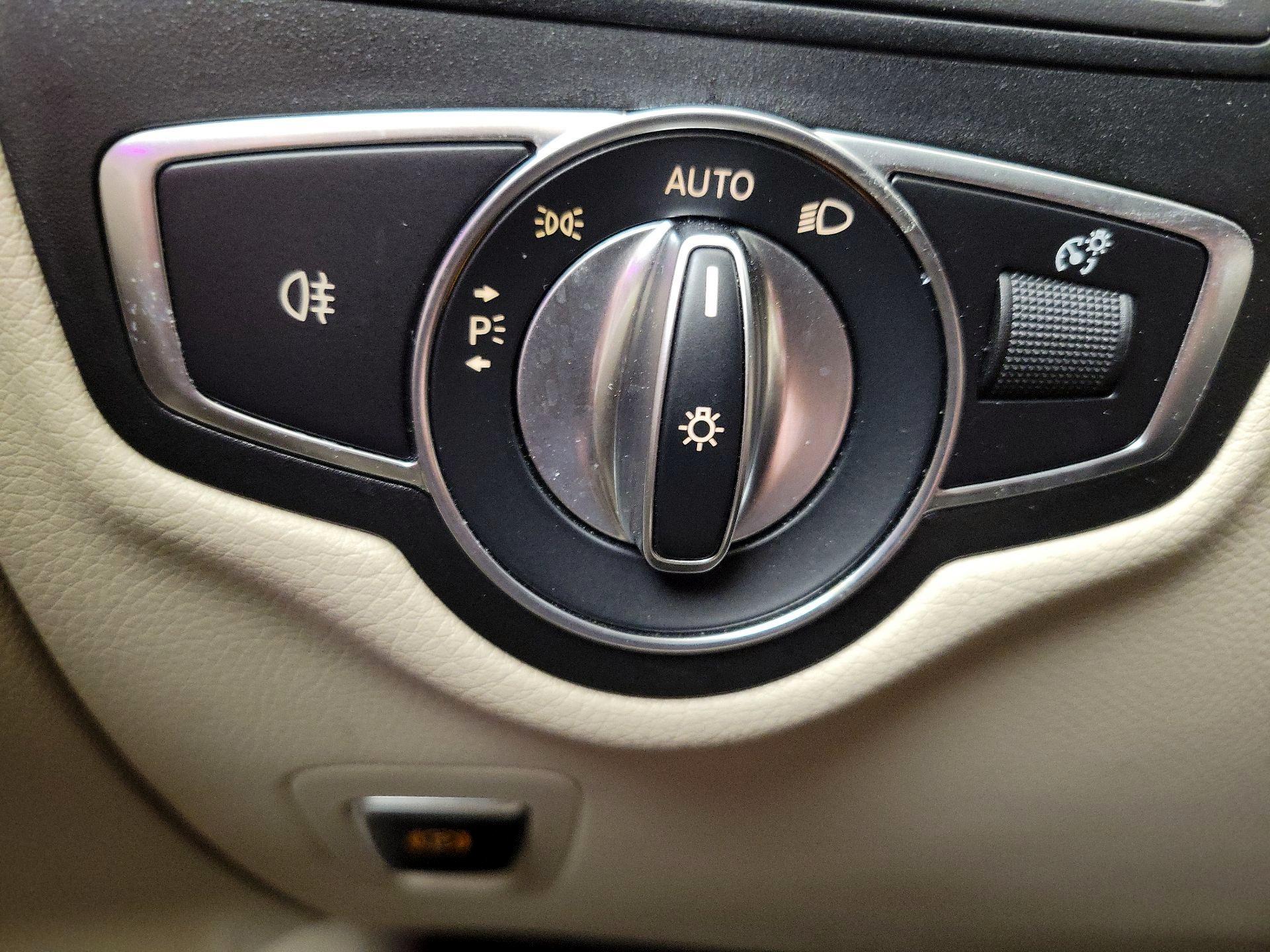 Thumbnail: 2022 Mercedes-Benz GLC - 13