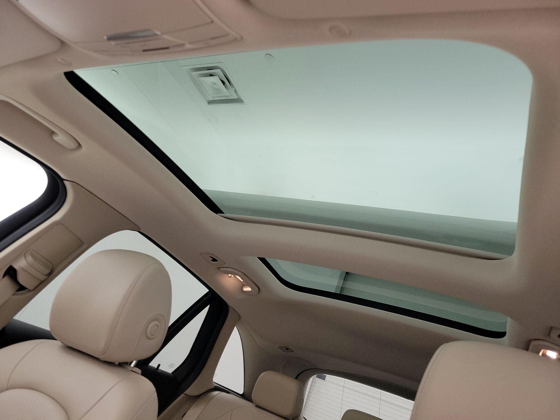 Thumbnail: 2022 Mercedes-Benz GLC - 19