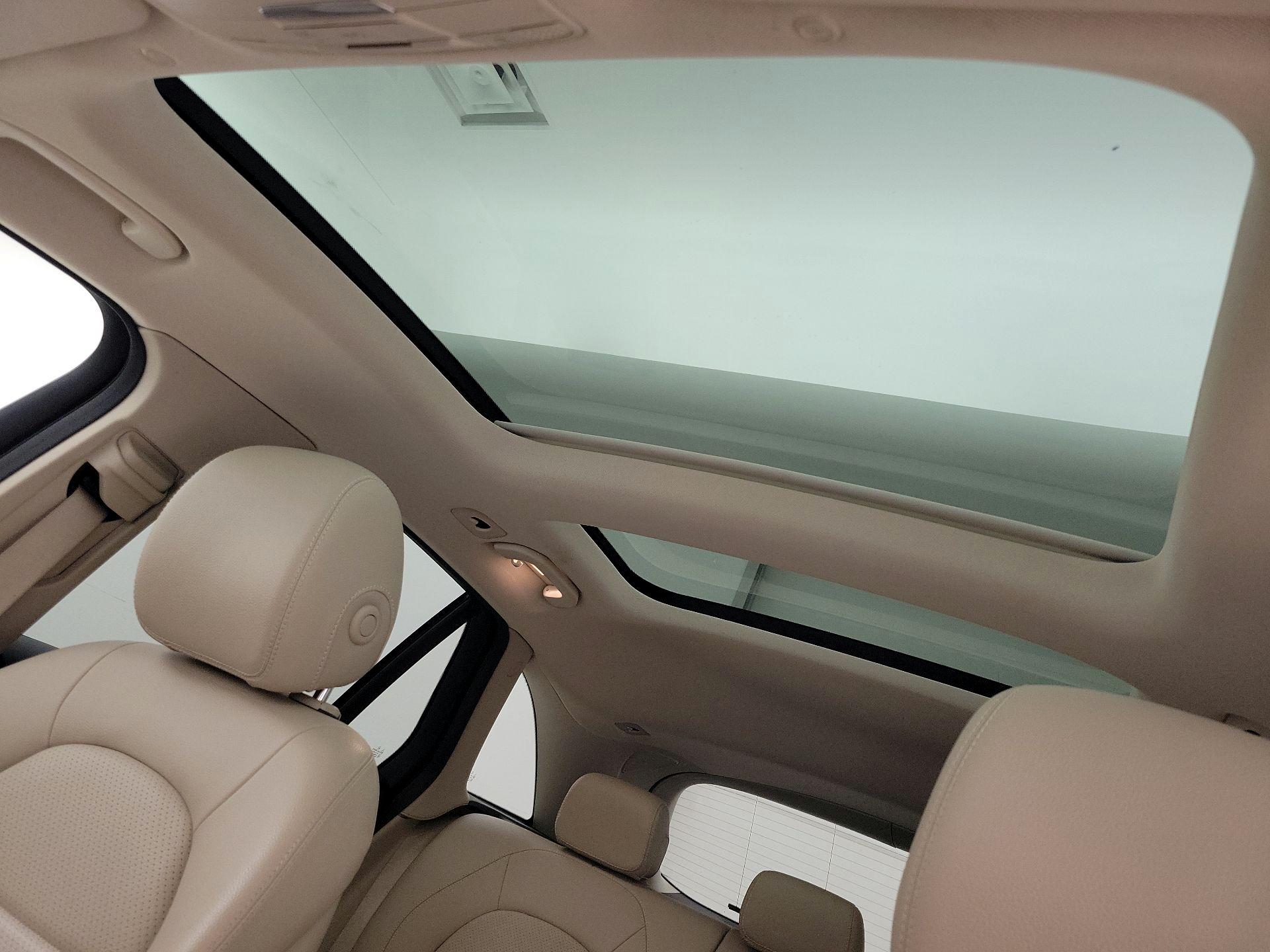 Thumbnail: 2021 Mercedes-Benz GLC - 19