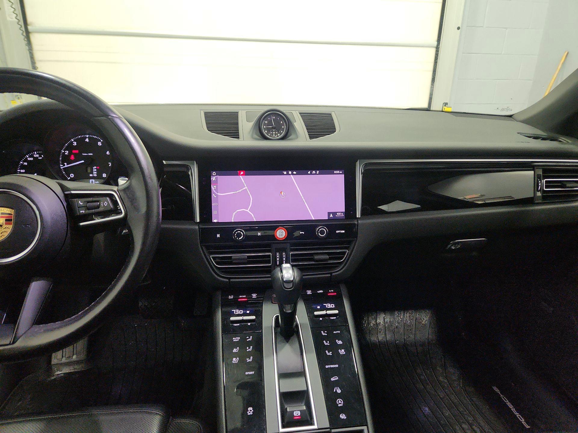 Thumbnail: 2022 Porsche Macan - 9