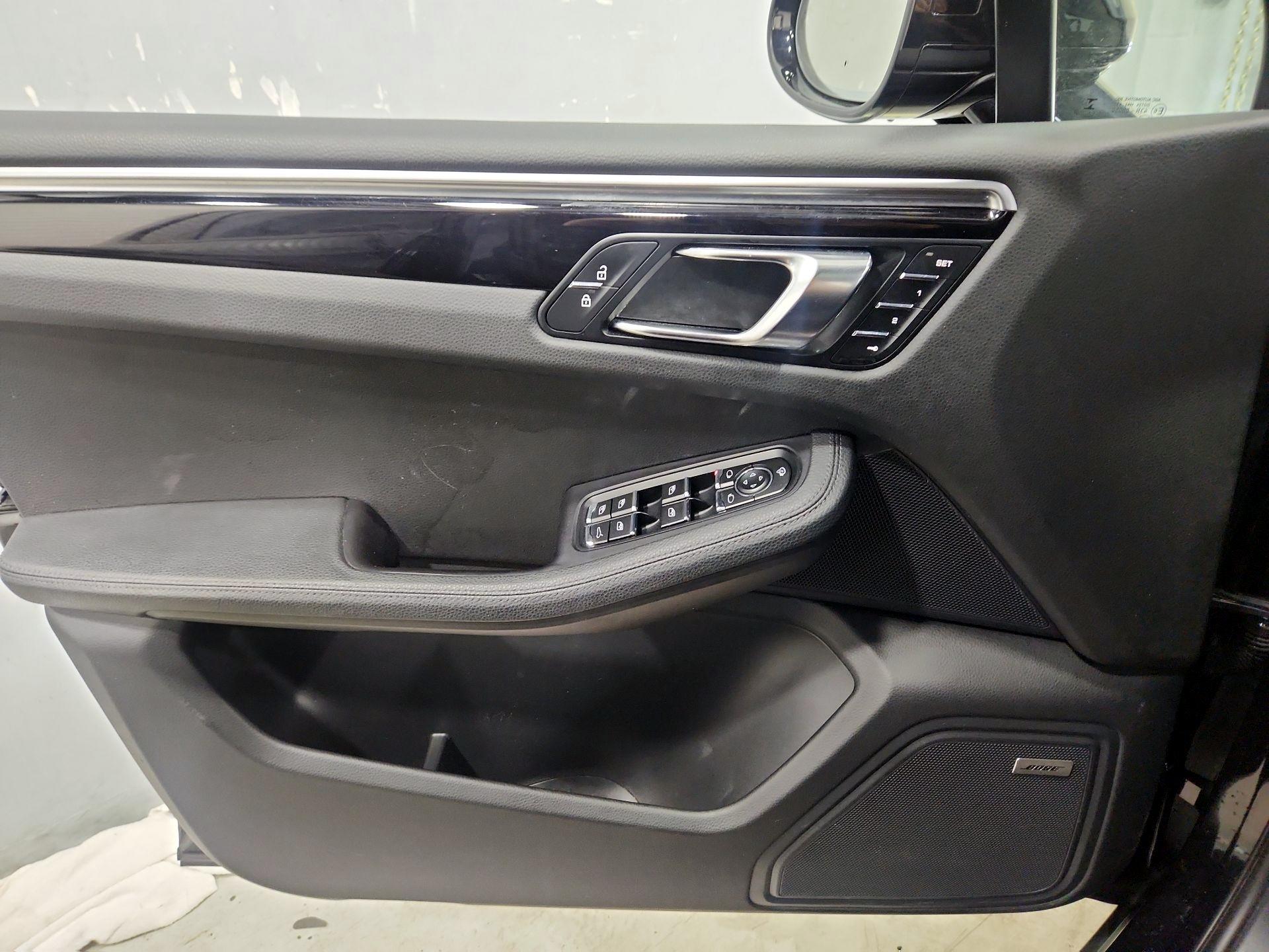 Thumbnail: 2022 Porsche Macan - 12