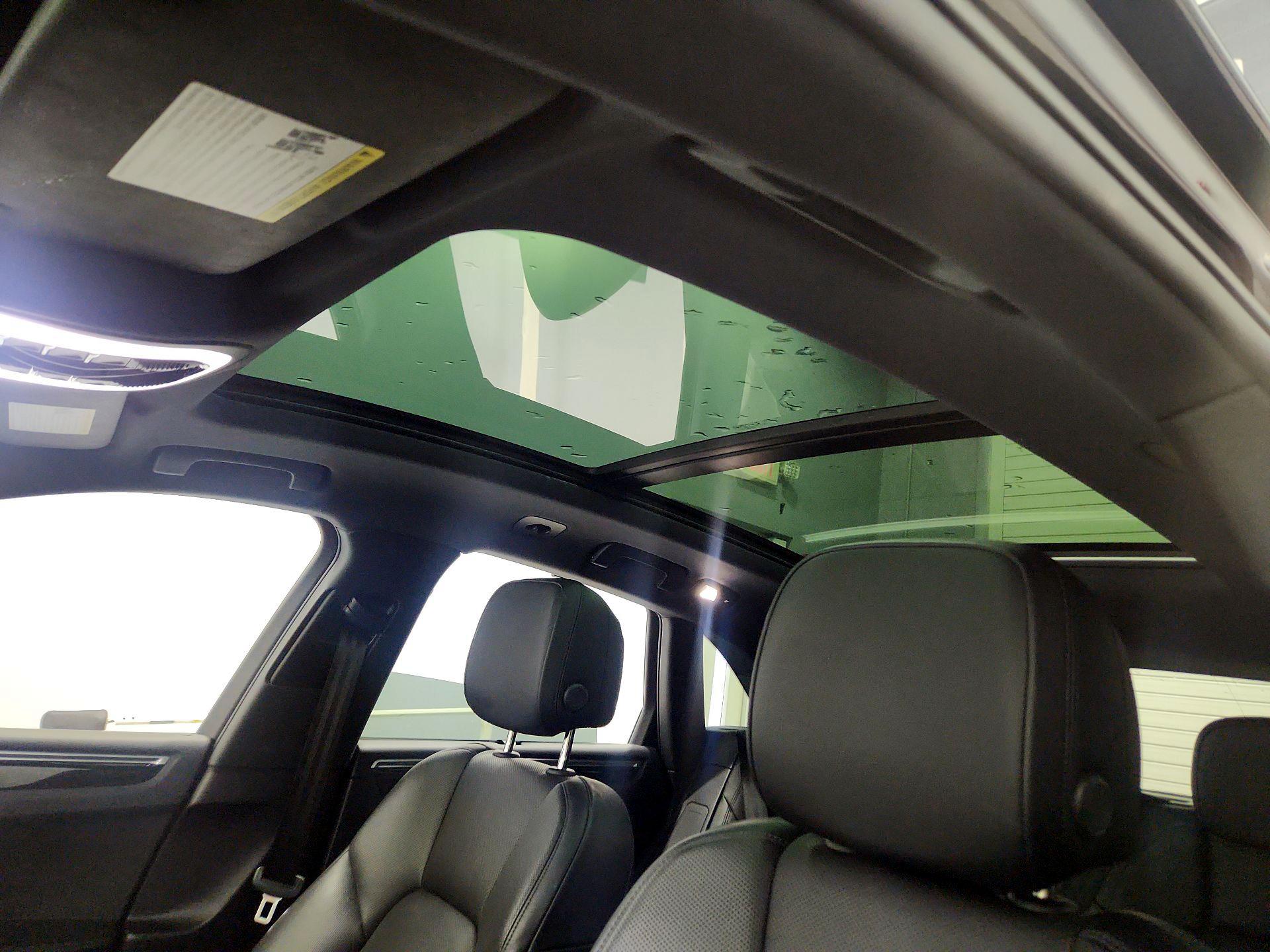 Thumbnail: 2022 Porsche Macan - 20