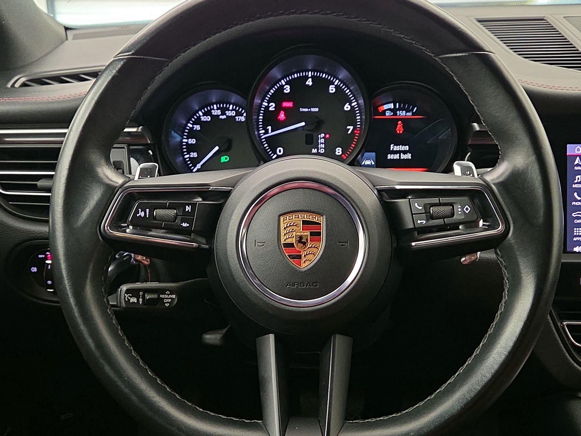 Thumbnail: 2023 Porsche Macan - 10