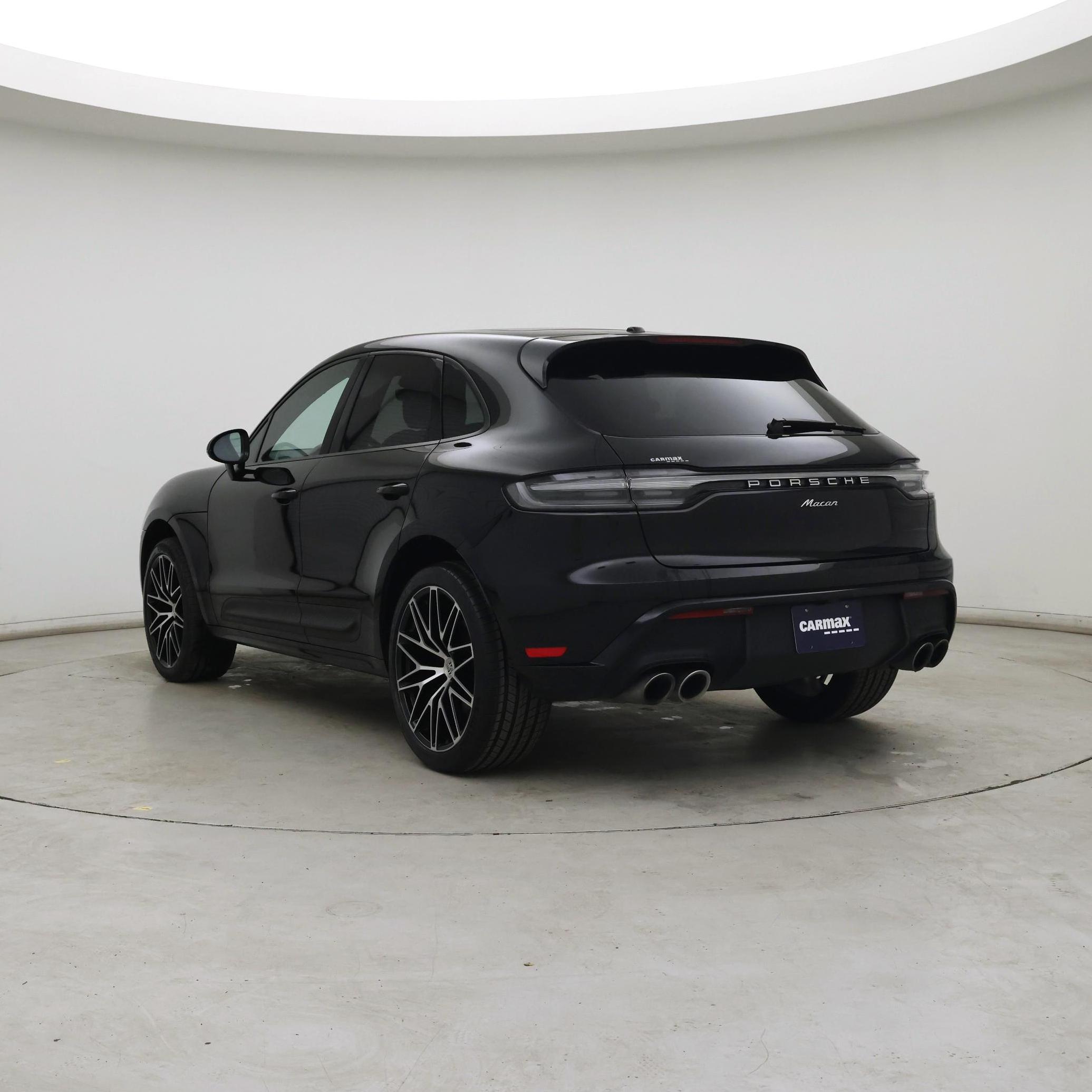 Thumbnail: 2023 Porsche Macan - 2