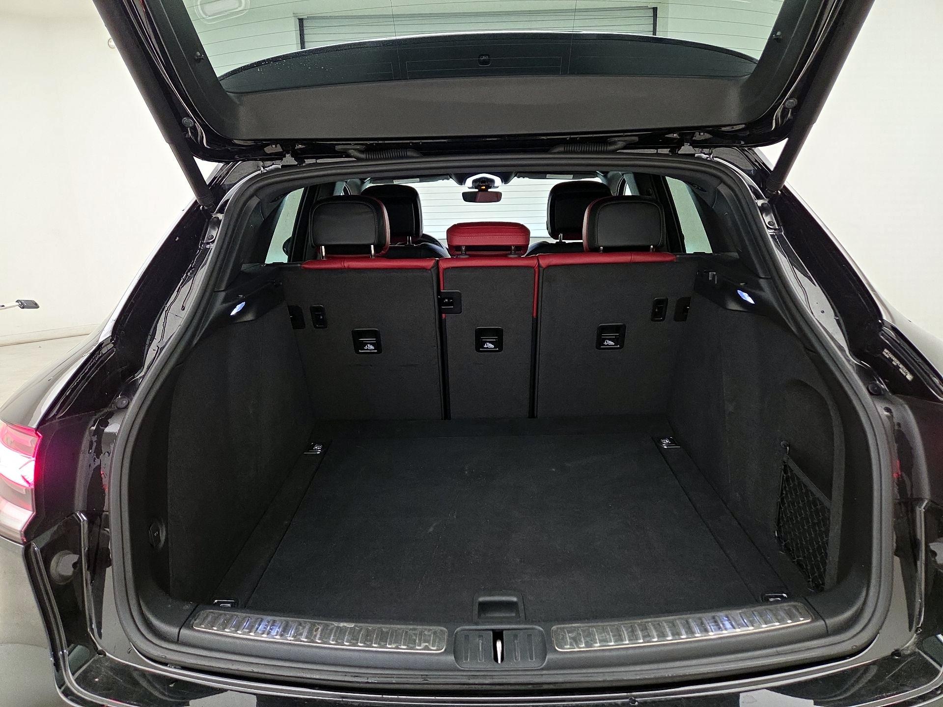 Thumbnail: 2023 Porsche Macan - 19