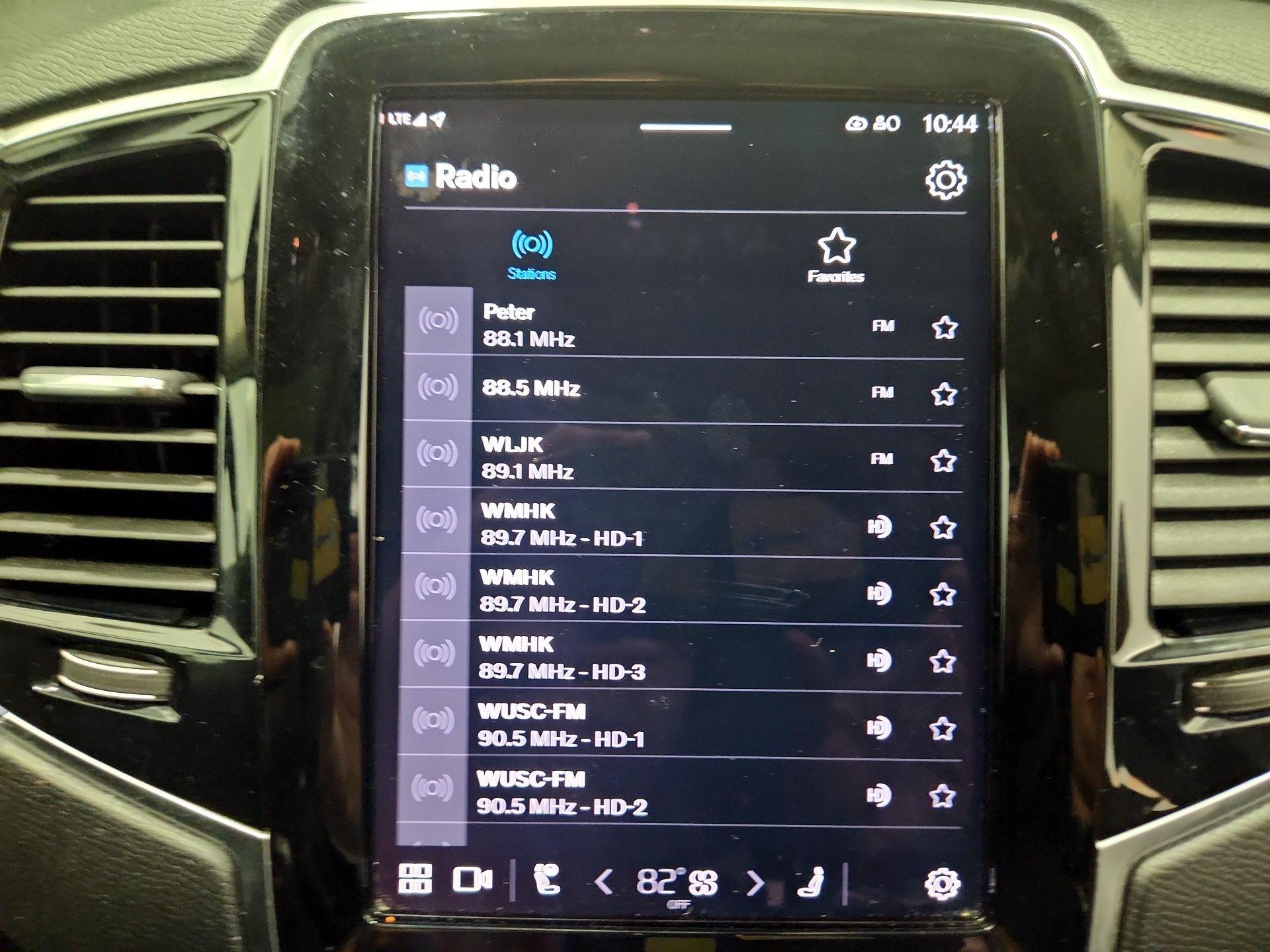 Thumbnail: 2023 Volvo XC90 - 16