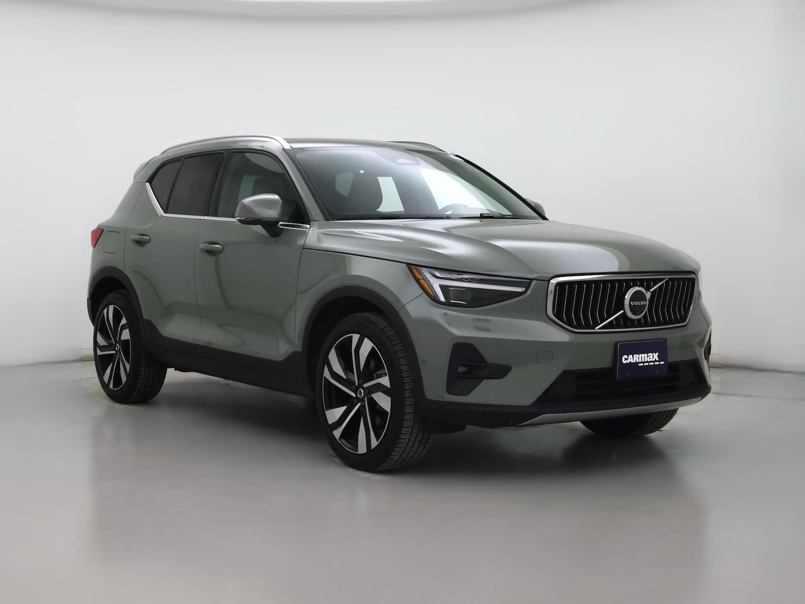 2025 Volvo XC40